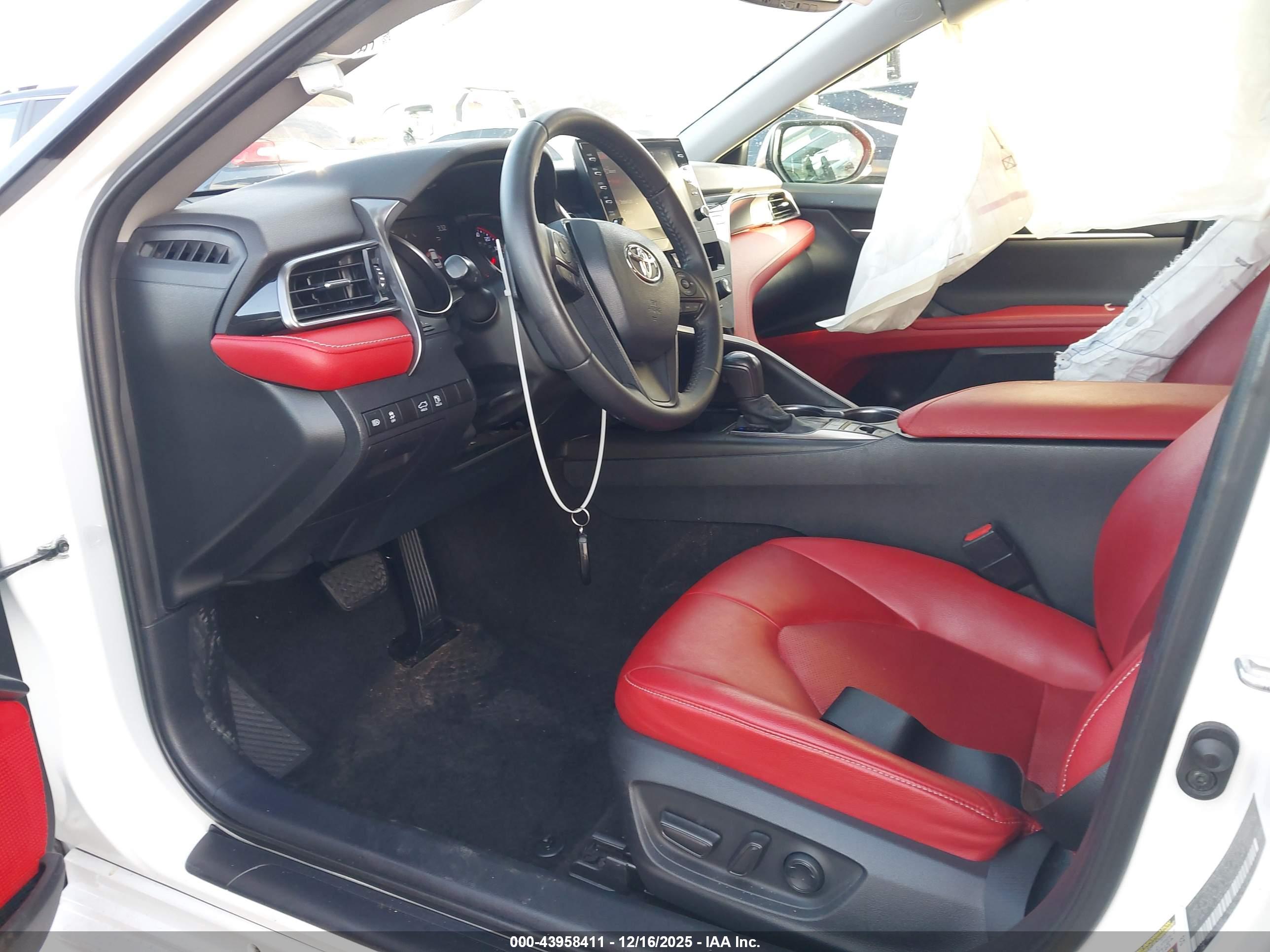 TOYOTA CAMRY image 5