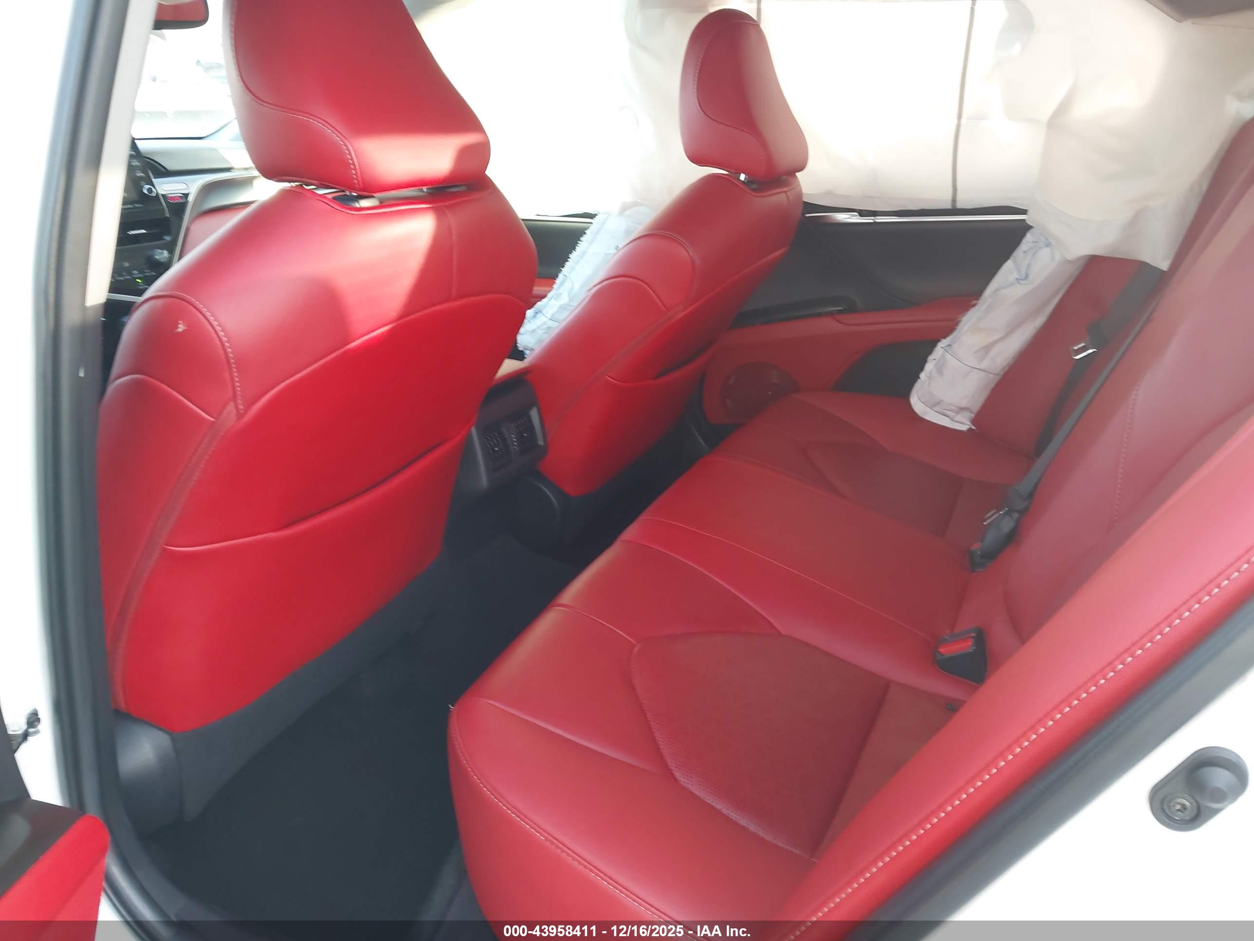 TOYOTA CAMRY image 8