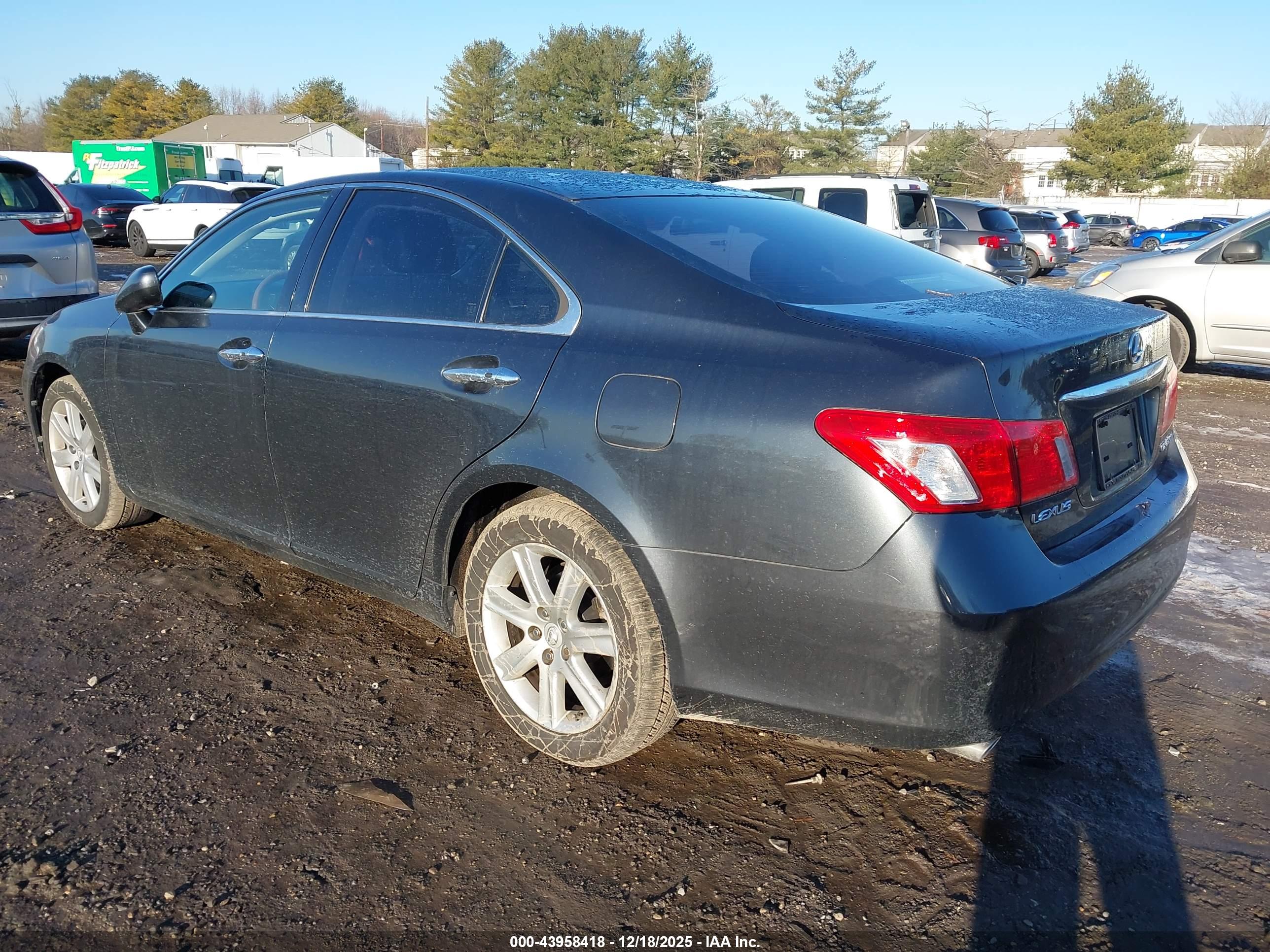 LEXUS ES image 3