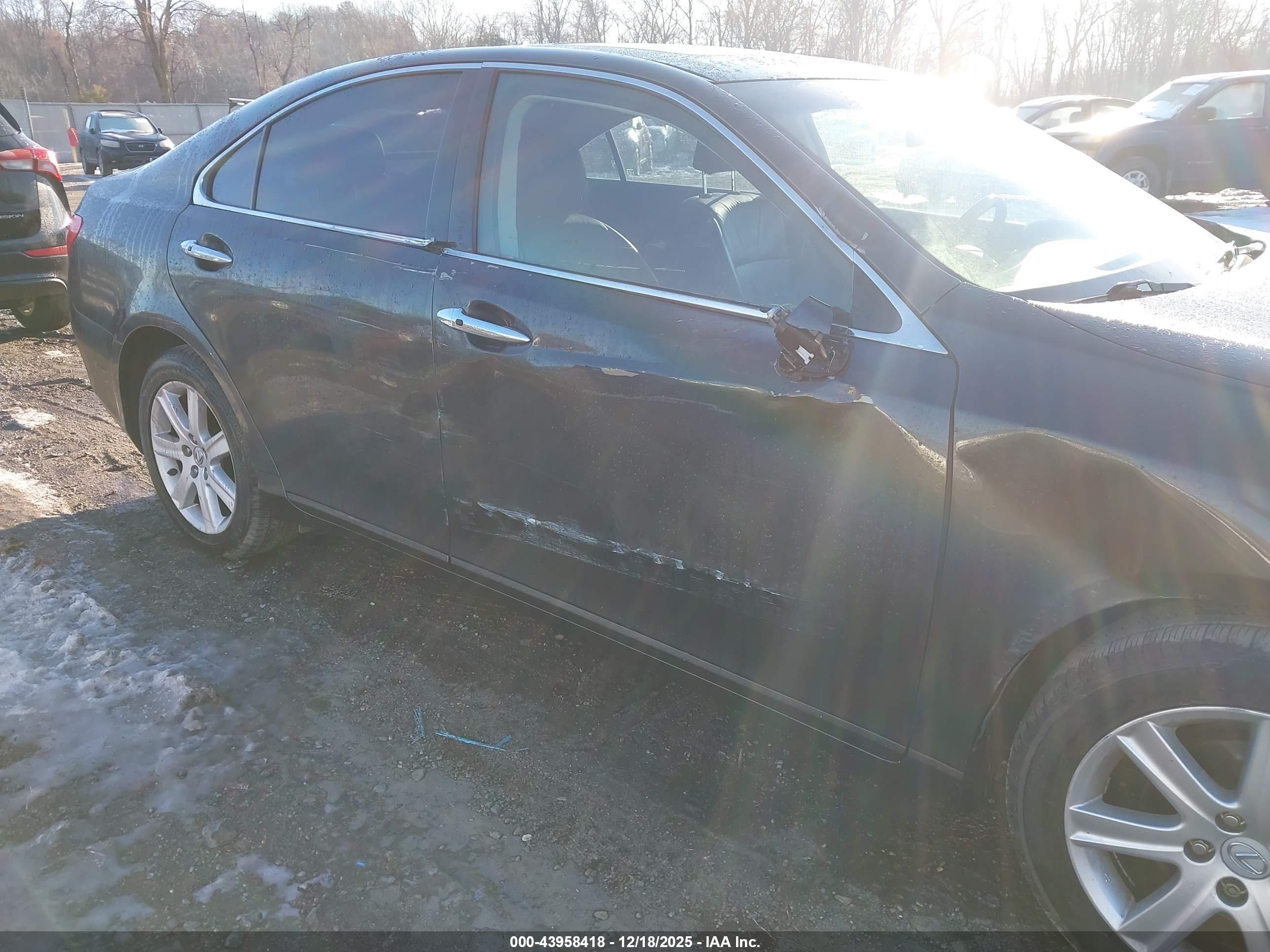 LEXUS ES image 6