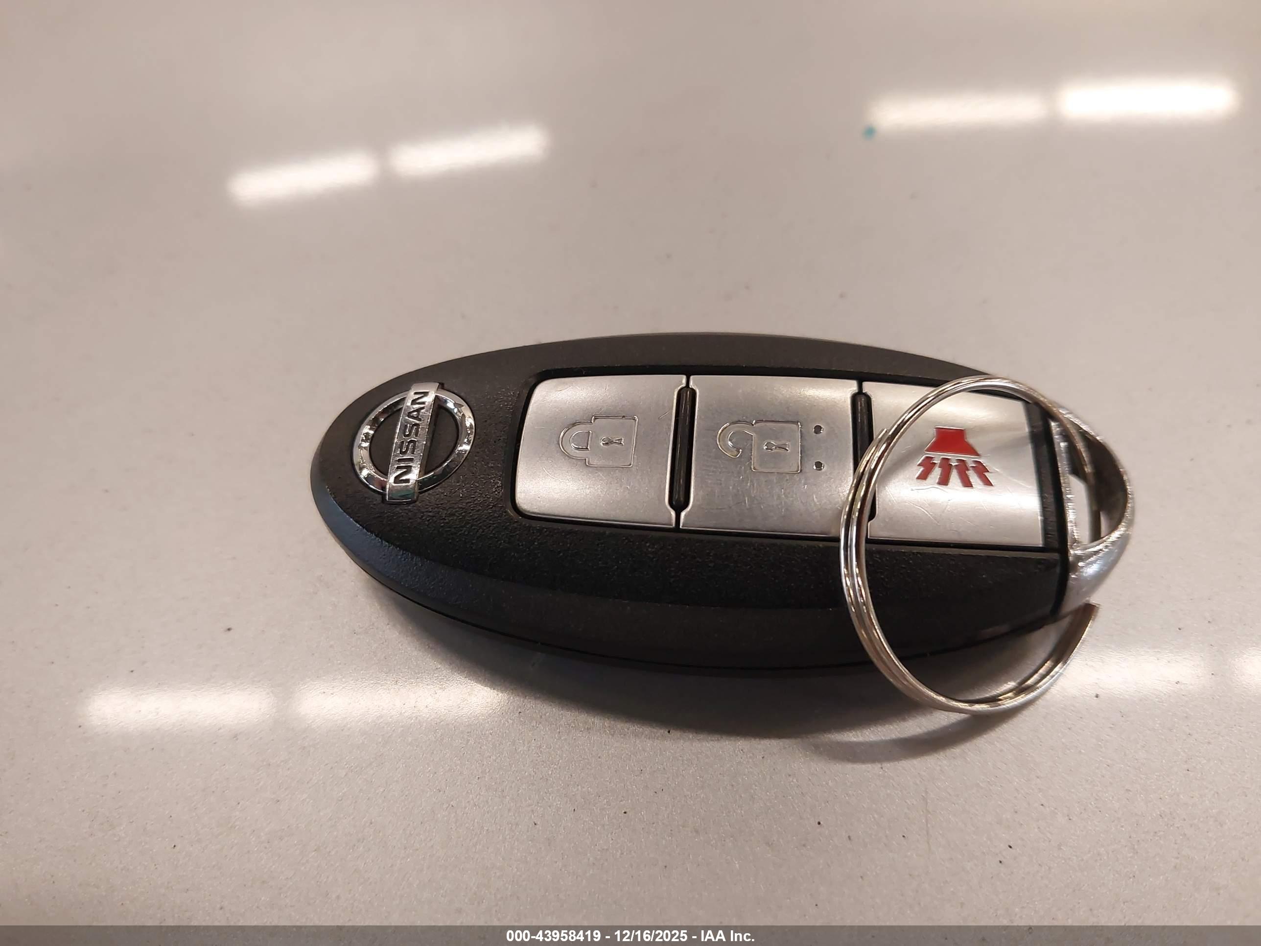 NISSAN ROGUE image 11