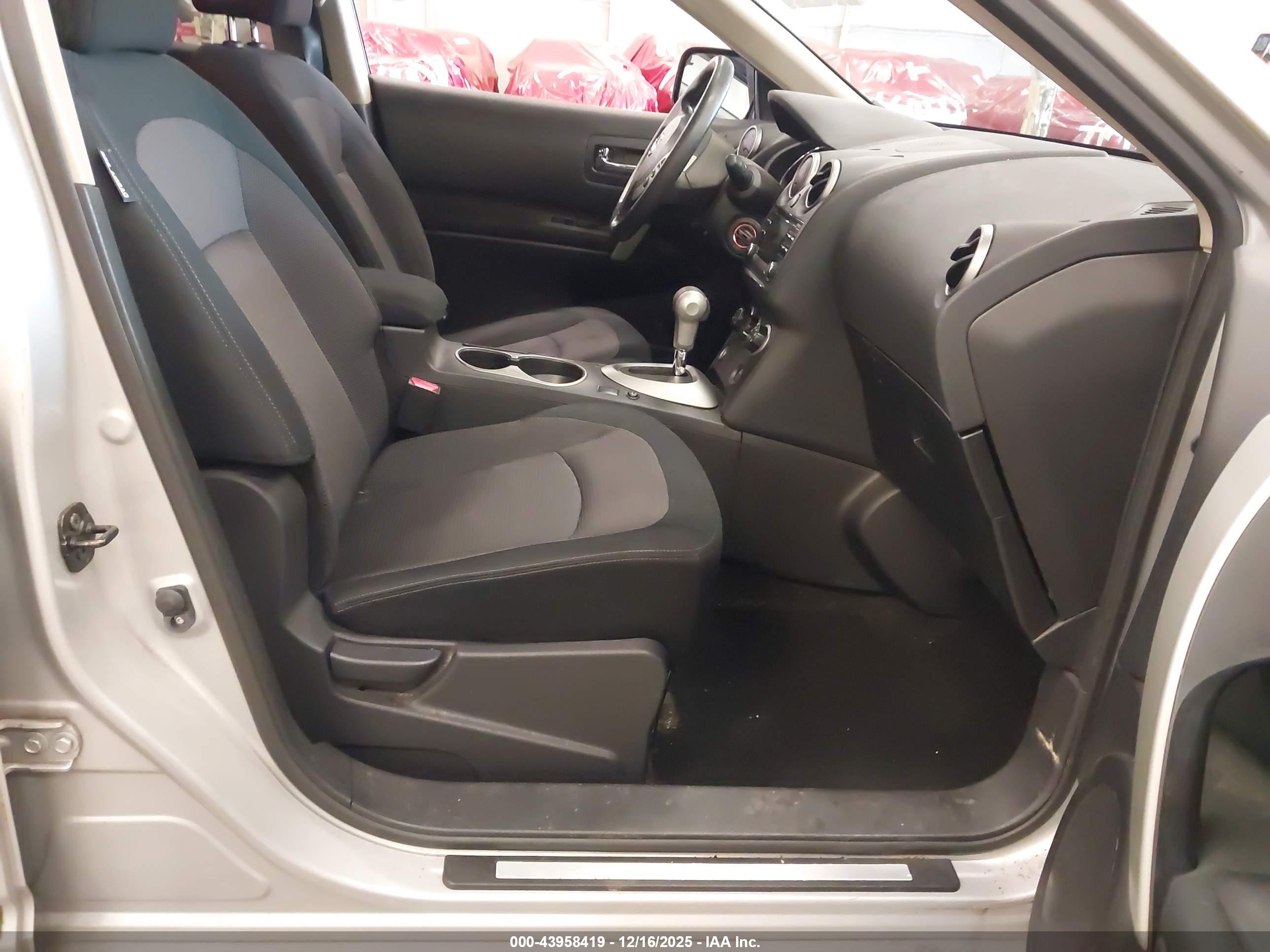 NISSAN ROGUE image 5