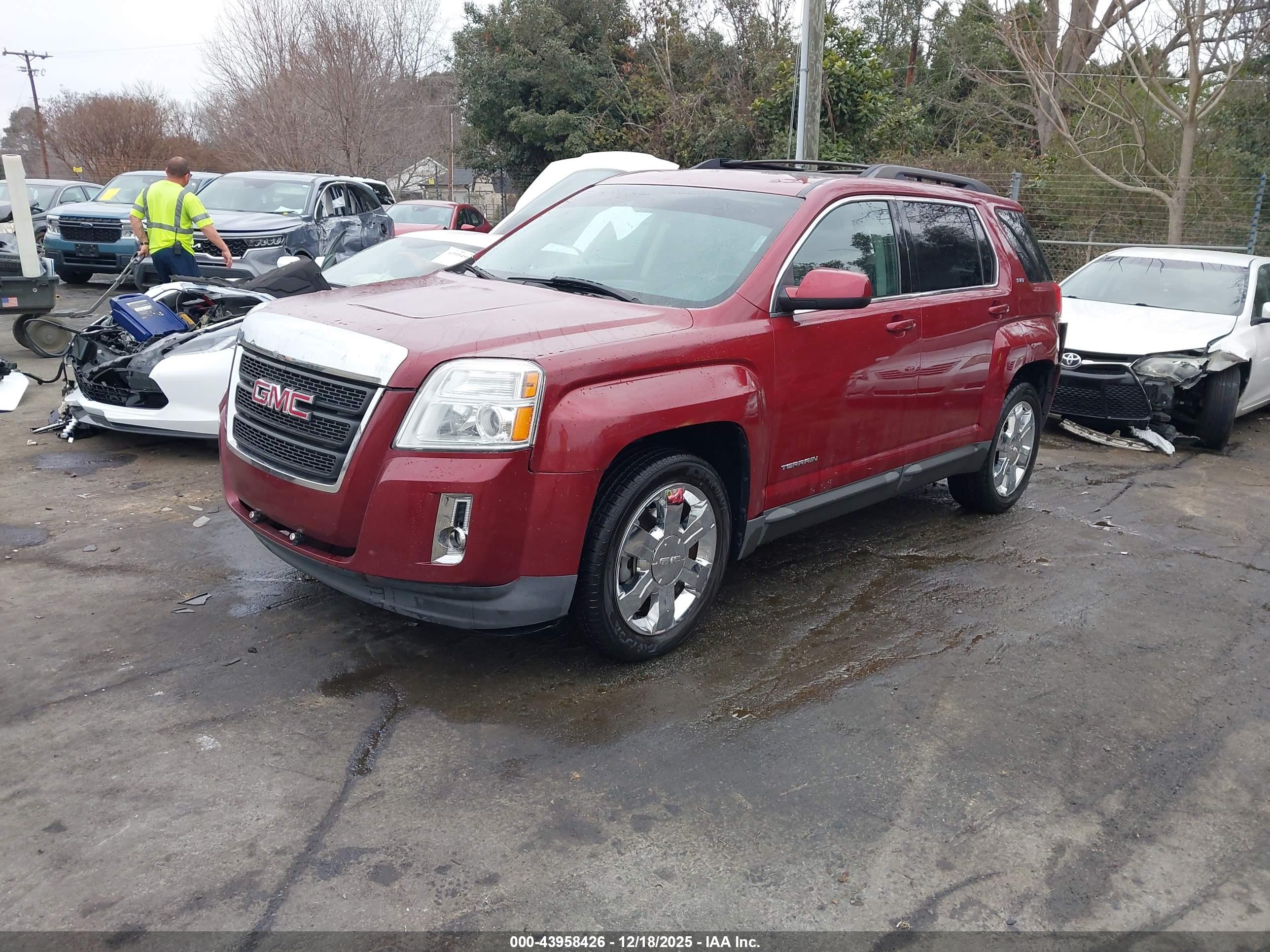GMC TERRAIN image 2