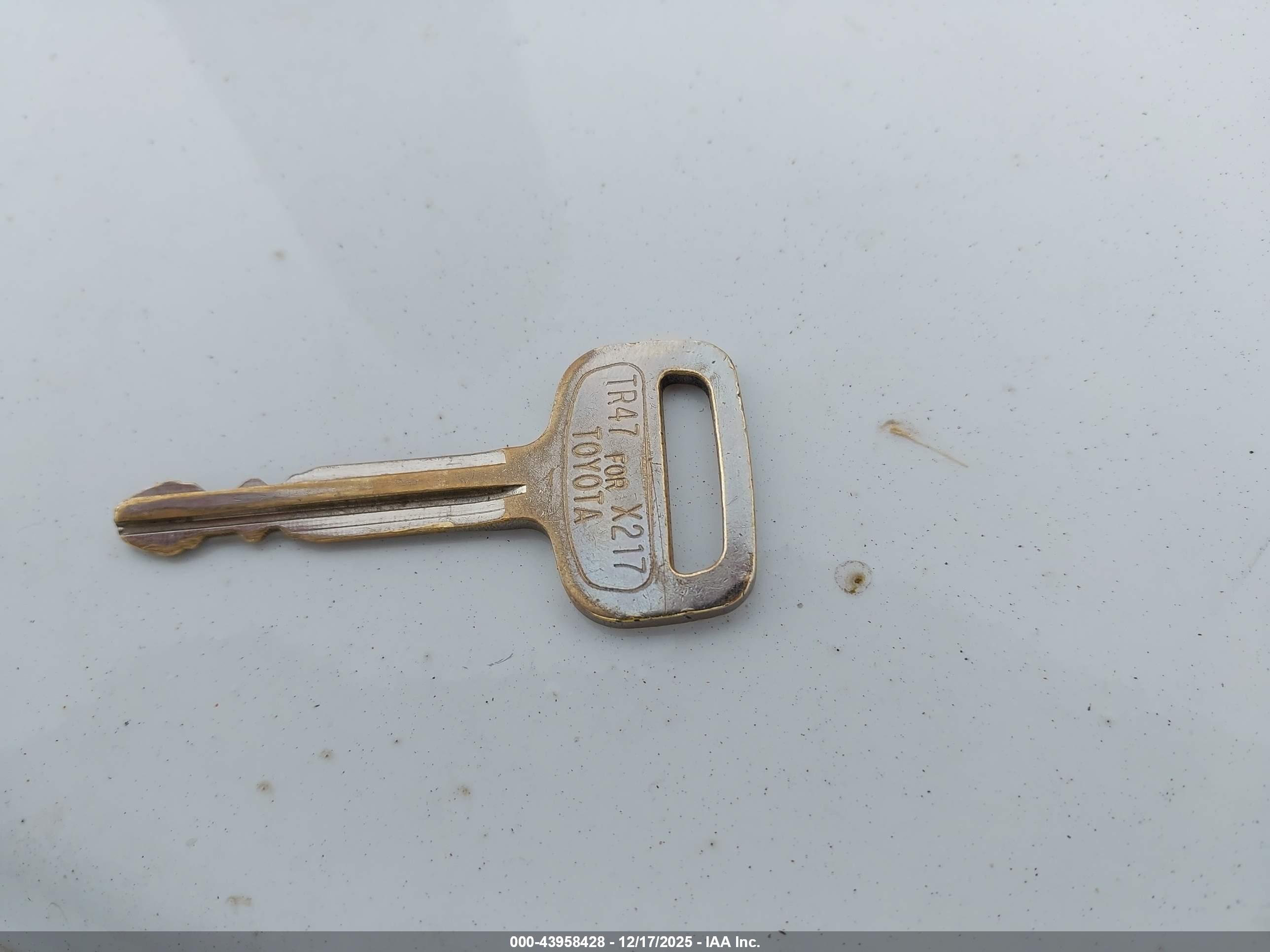 TOYOTA COROLLA image 11