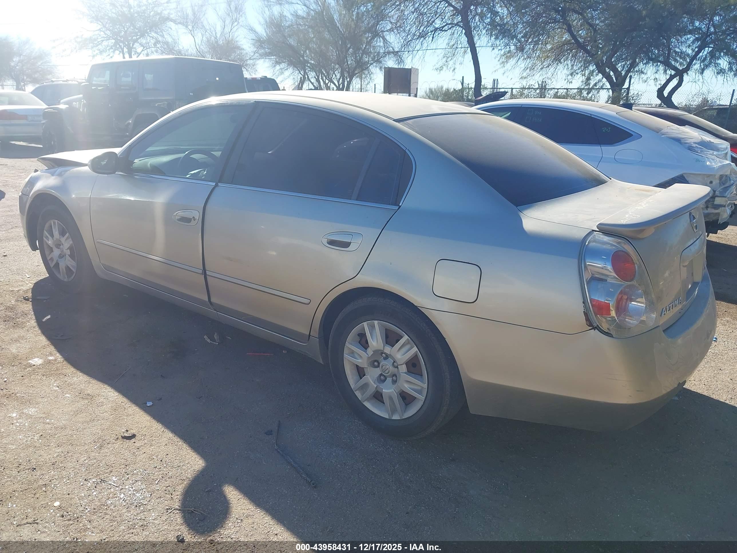 NISSAN ALTIMA image 3