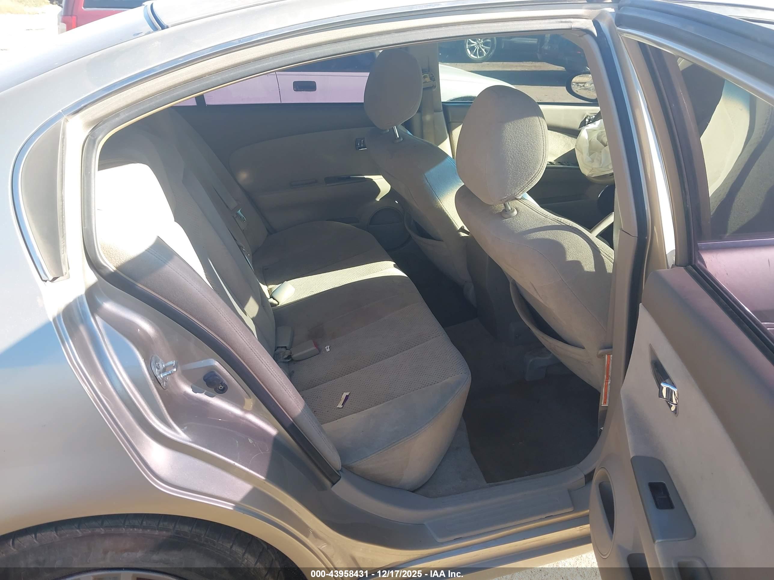 NISSAN ALTIMA image 8