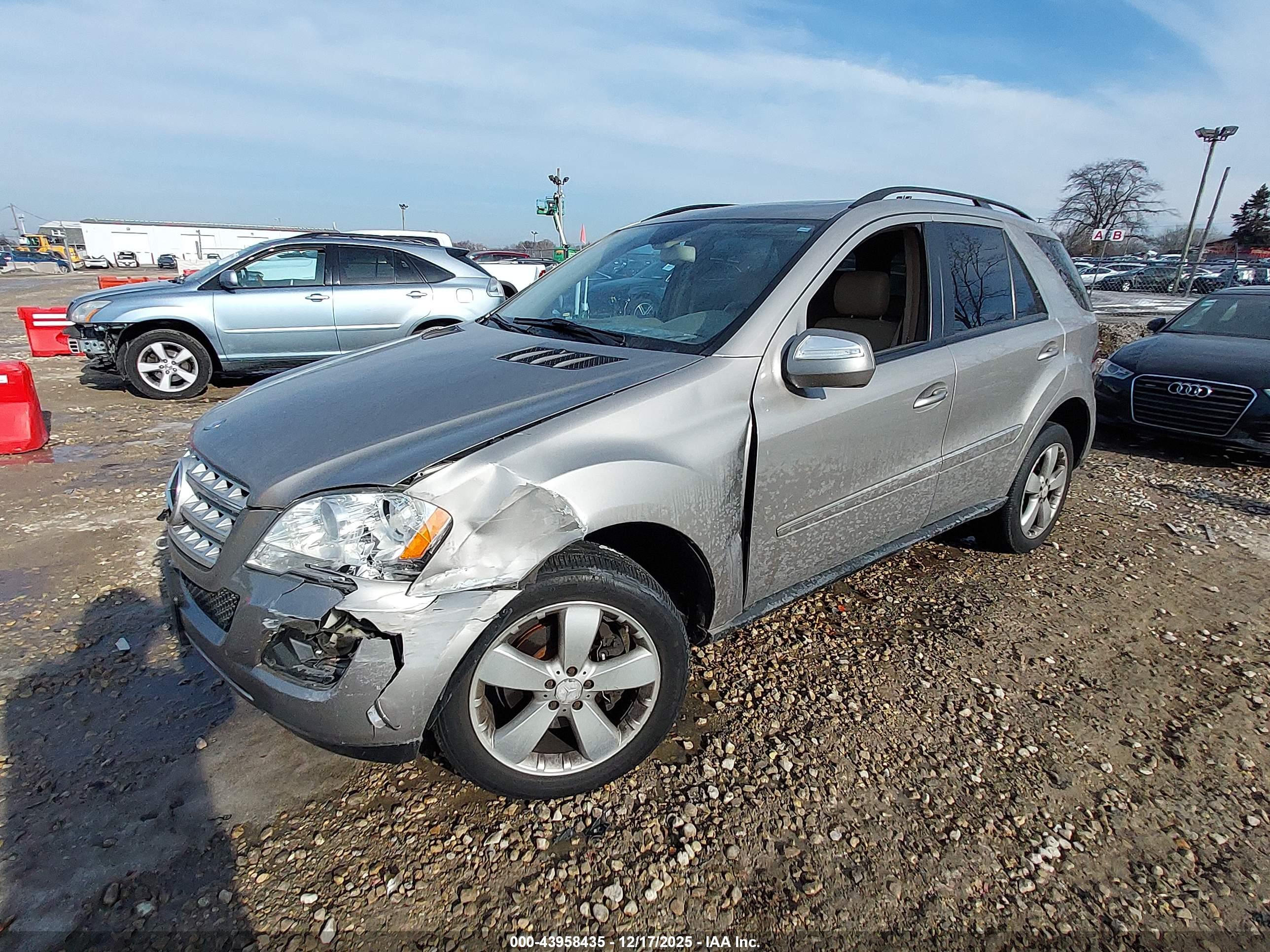 MERCEDES-BENZ ML image 2