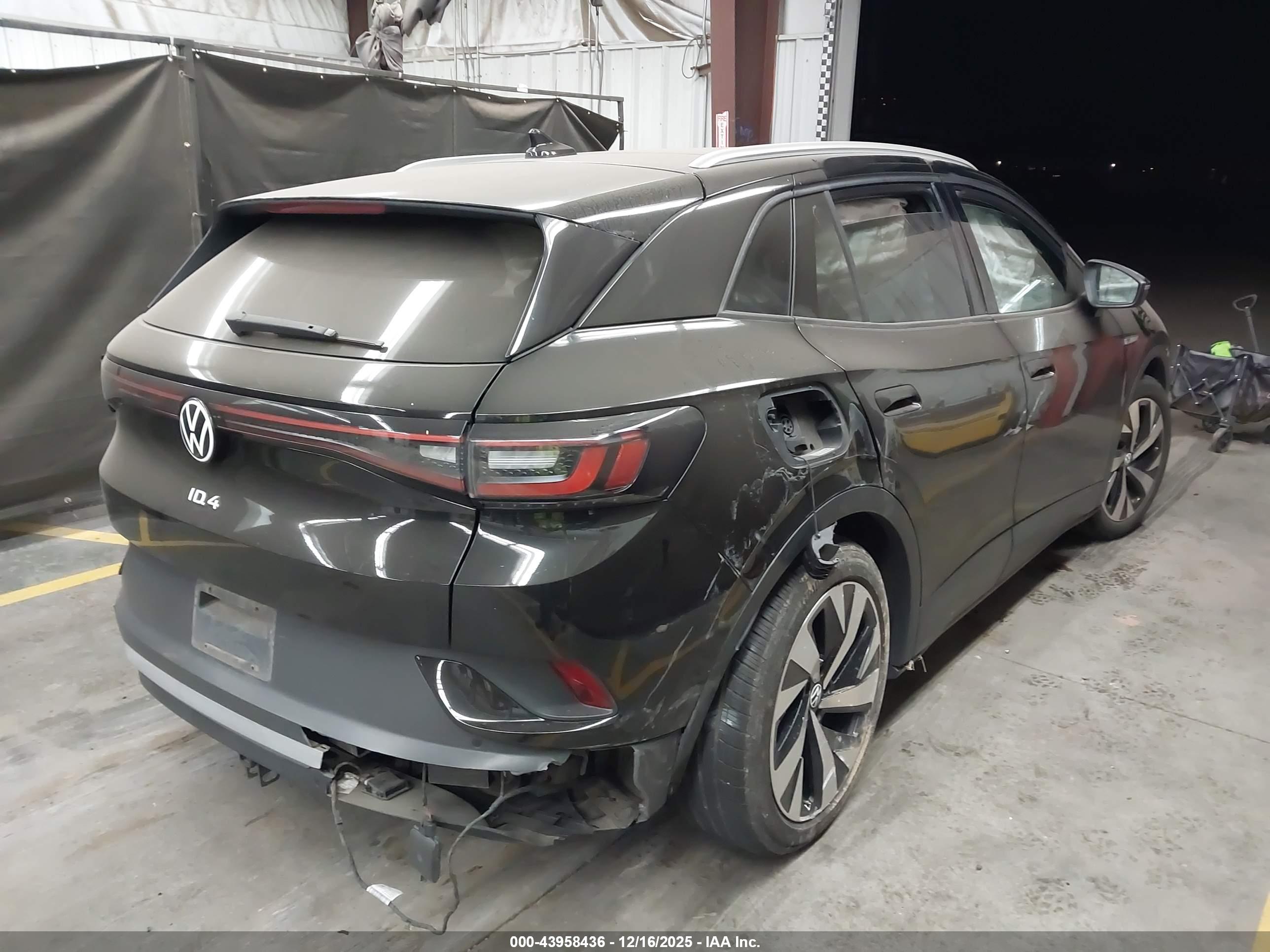 VOLKSWAGEN ID.4 image 4