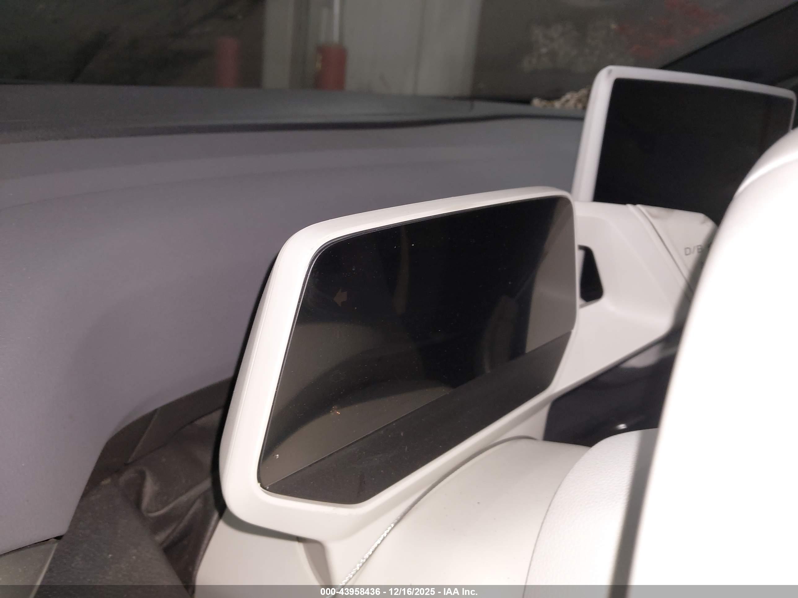 VOLKSWAGEN ID.4 image 7