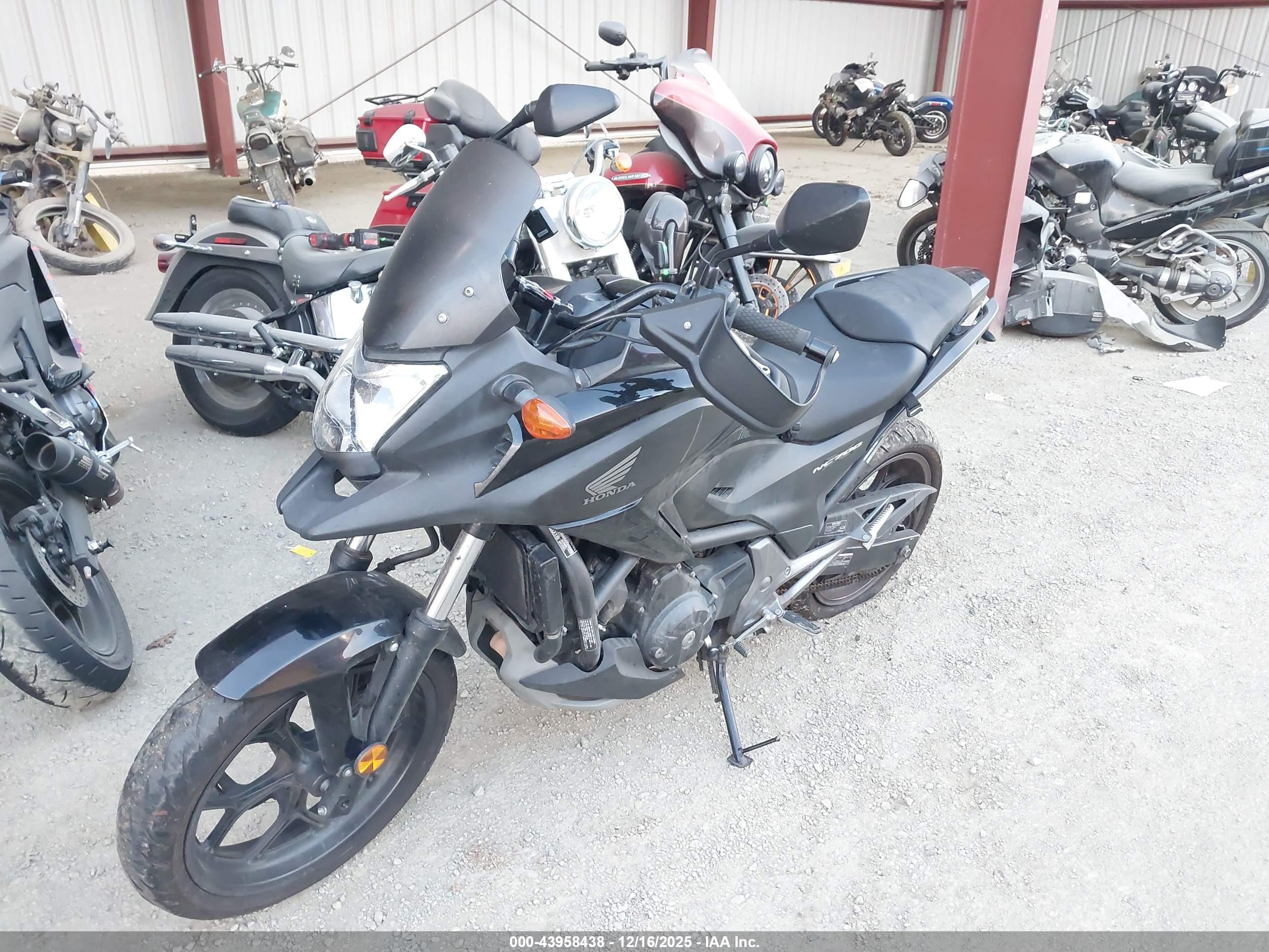 HONDA NC700X image 2