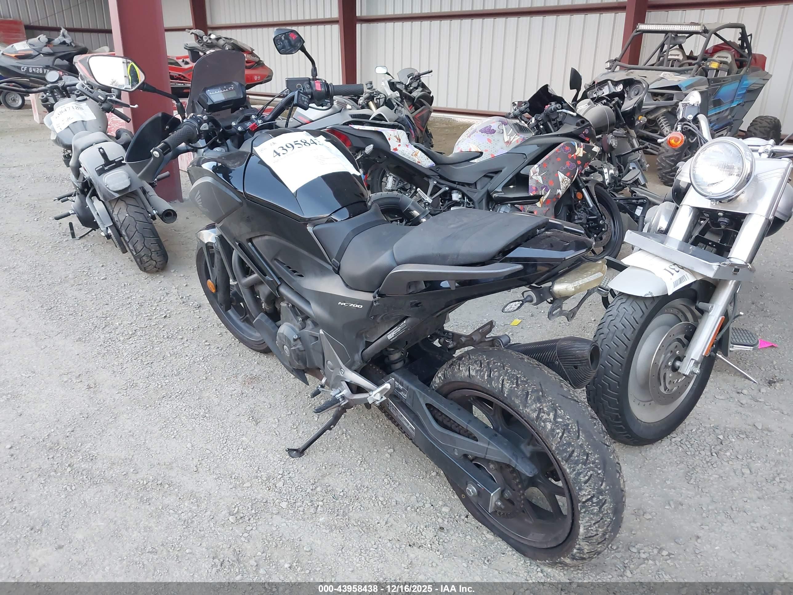 HONDA NC700X image 3