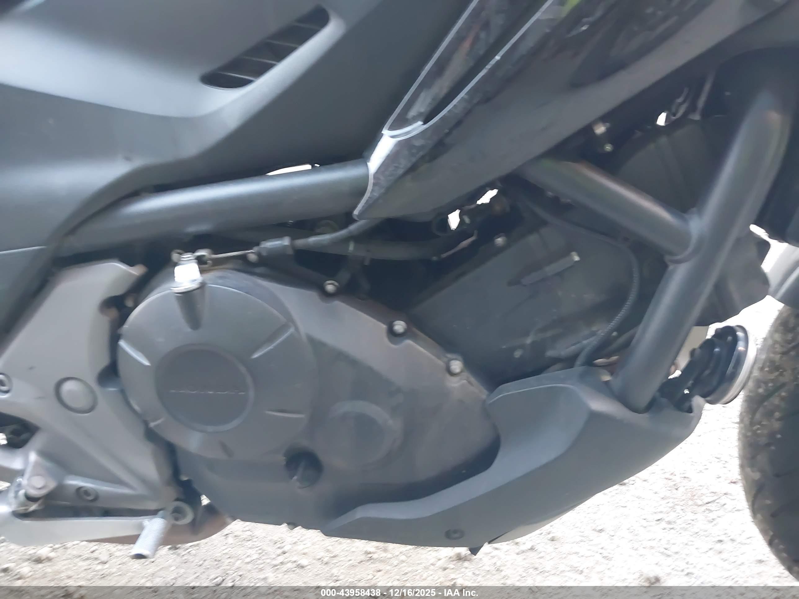 HONDA NC700X image 8