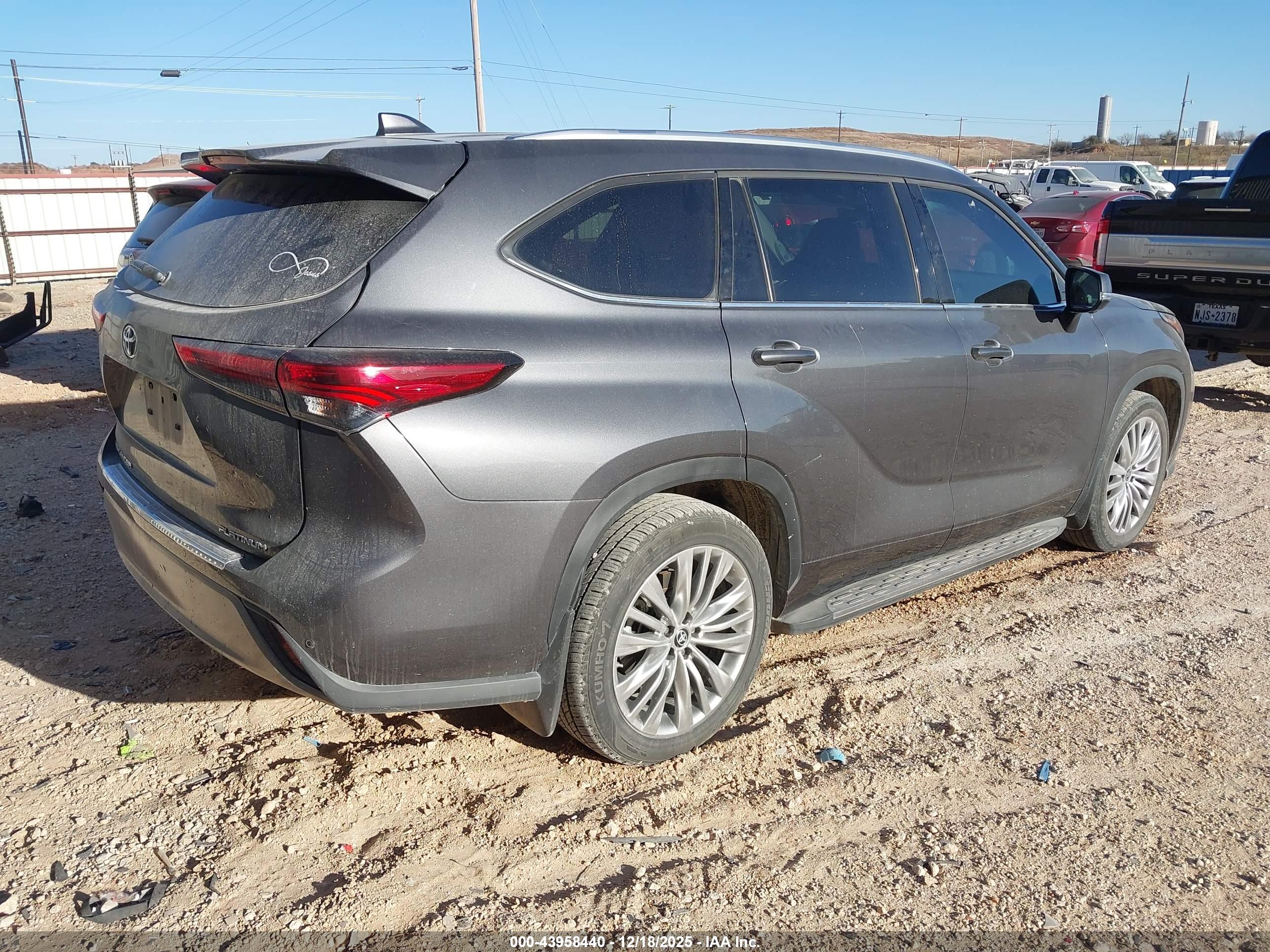 TOYOTA HIGHLANDER image 4