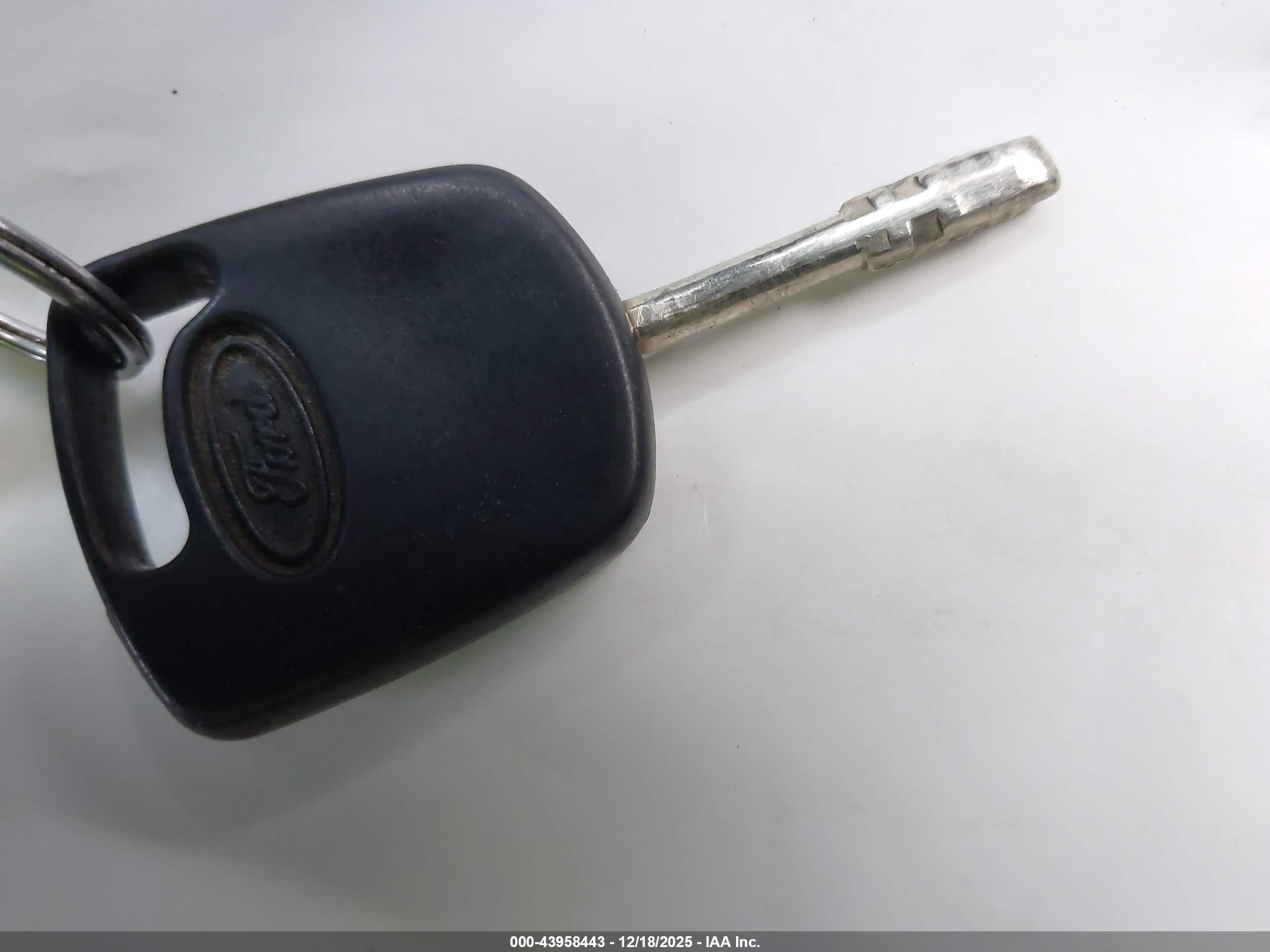 FORD TRANSIT image 11