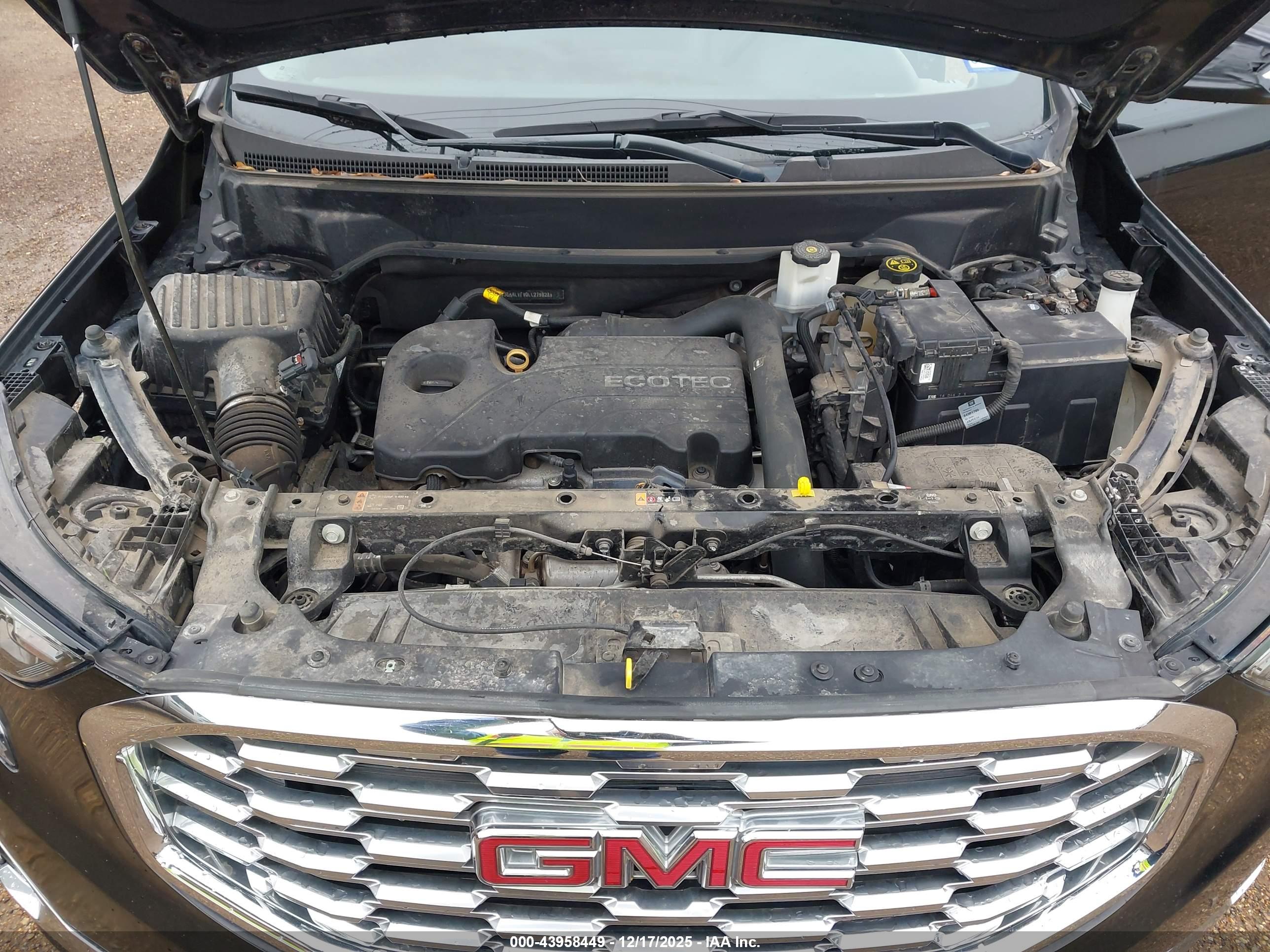 GMC TERRAIN image 10