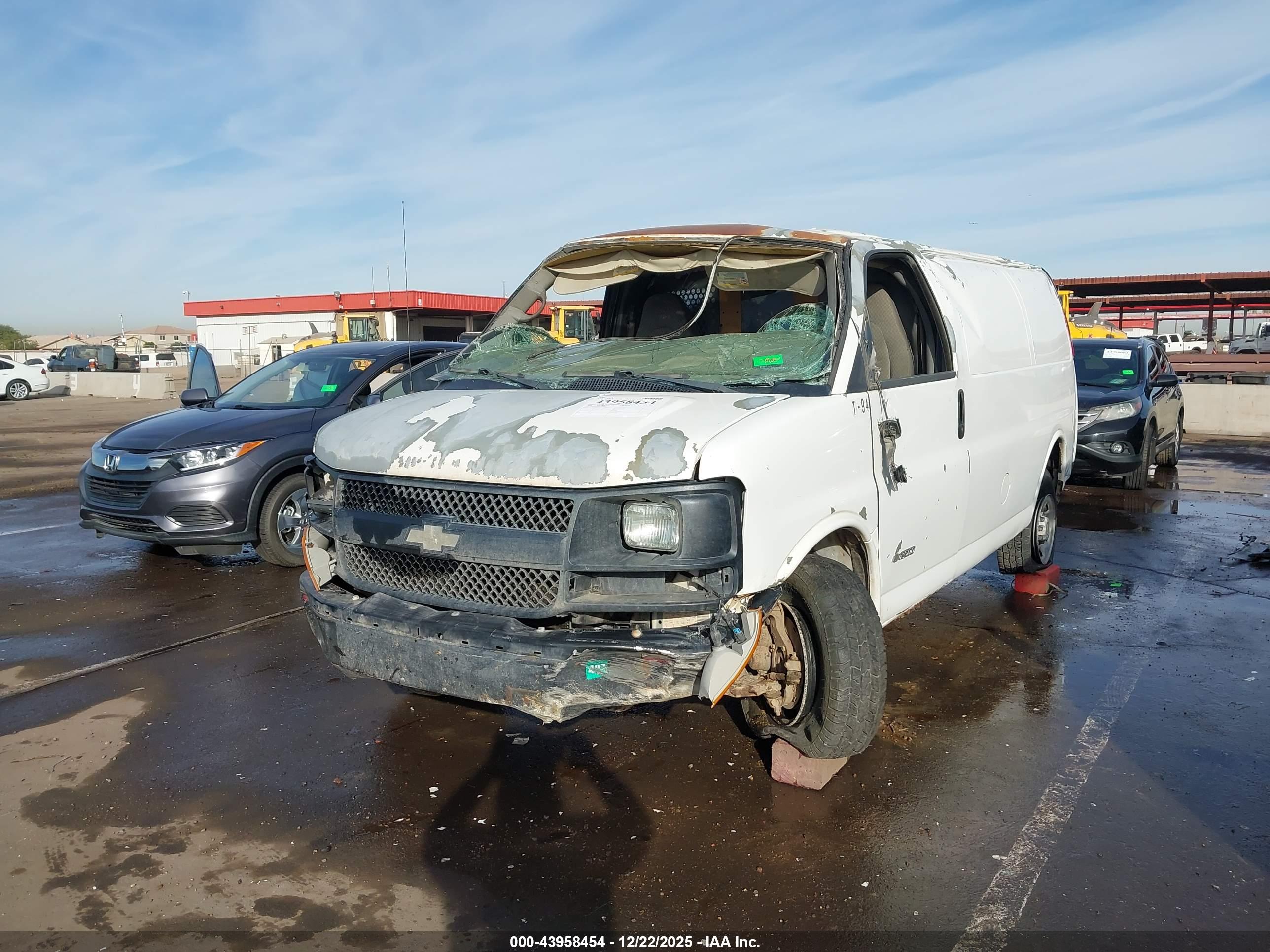 CHEVROLET EXPRESS image 6
