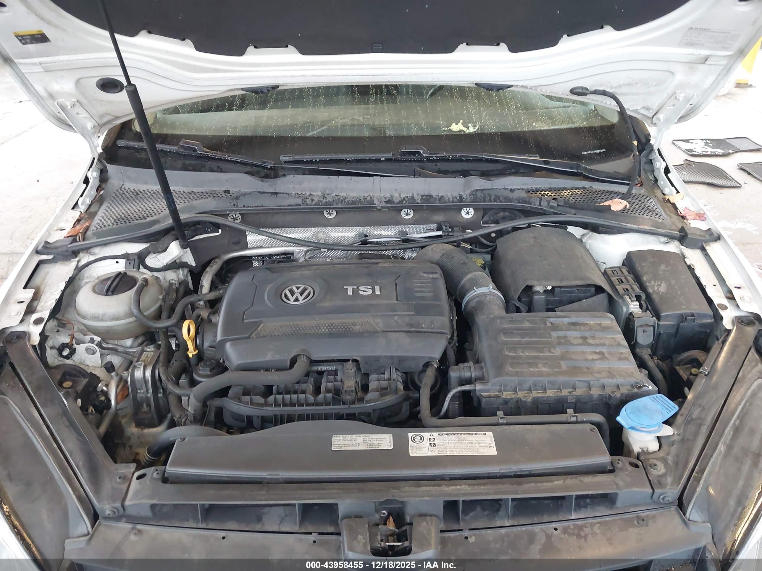 VOLKSWAGEN GOLF image 10