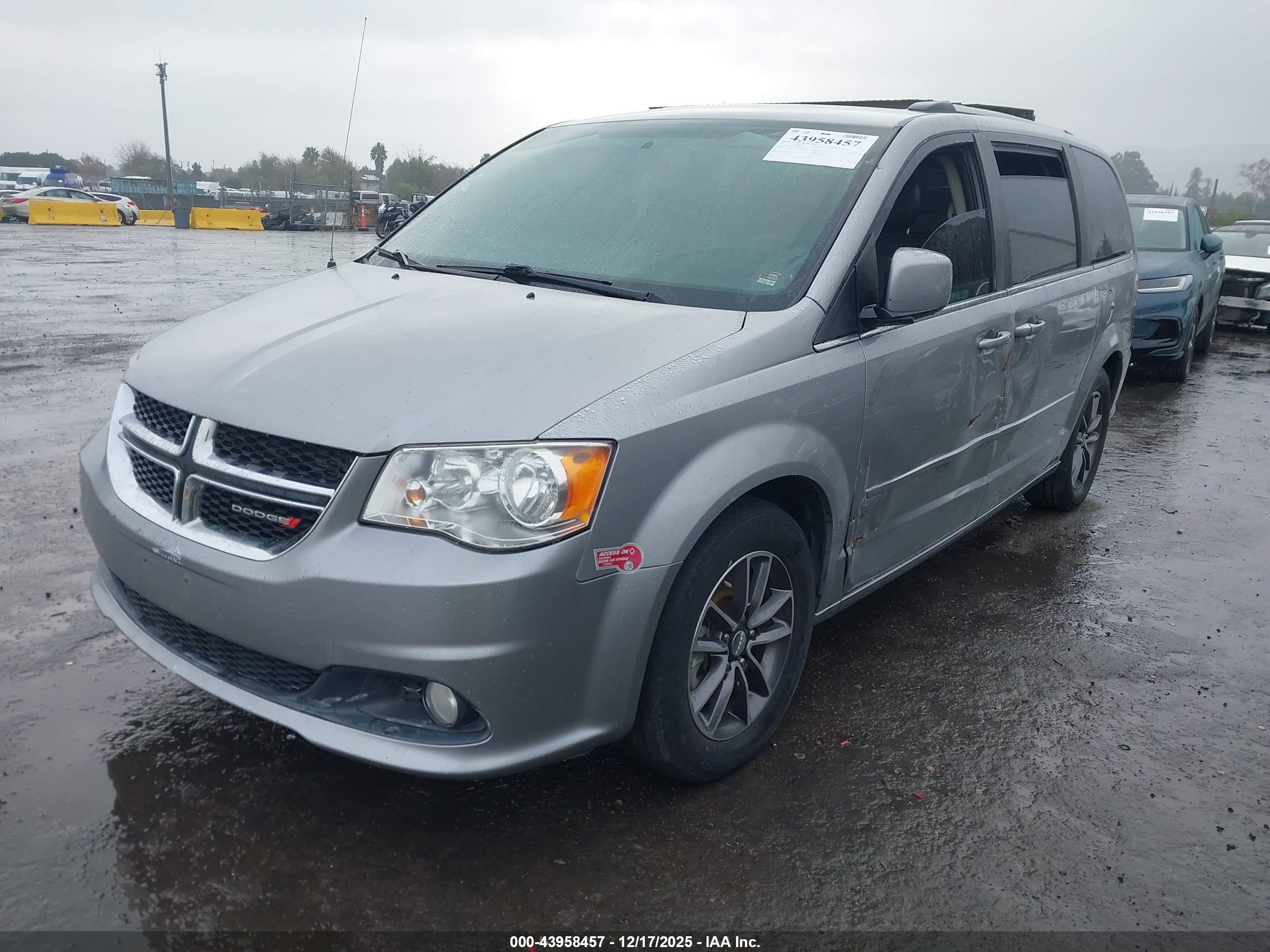 DODGE GRAND image 2
