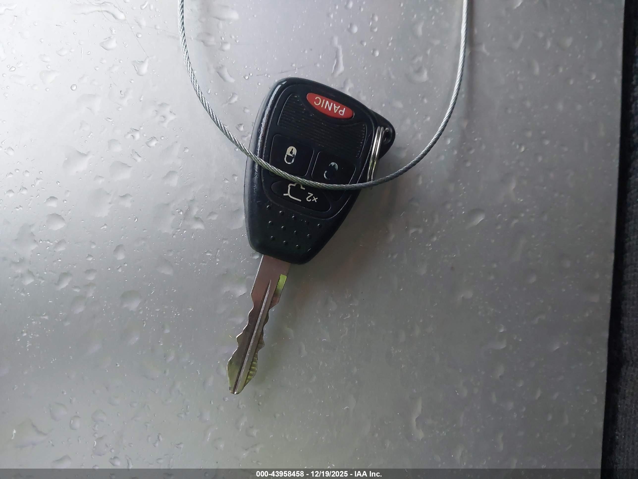 JEEP LIBERTY image 11