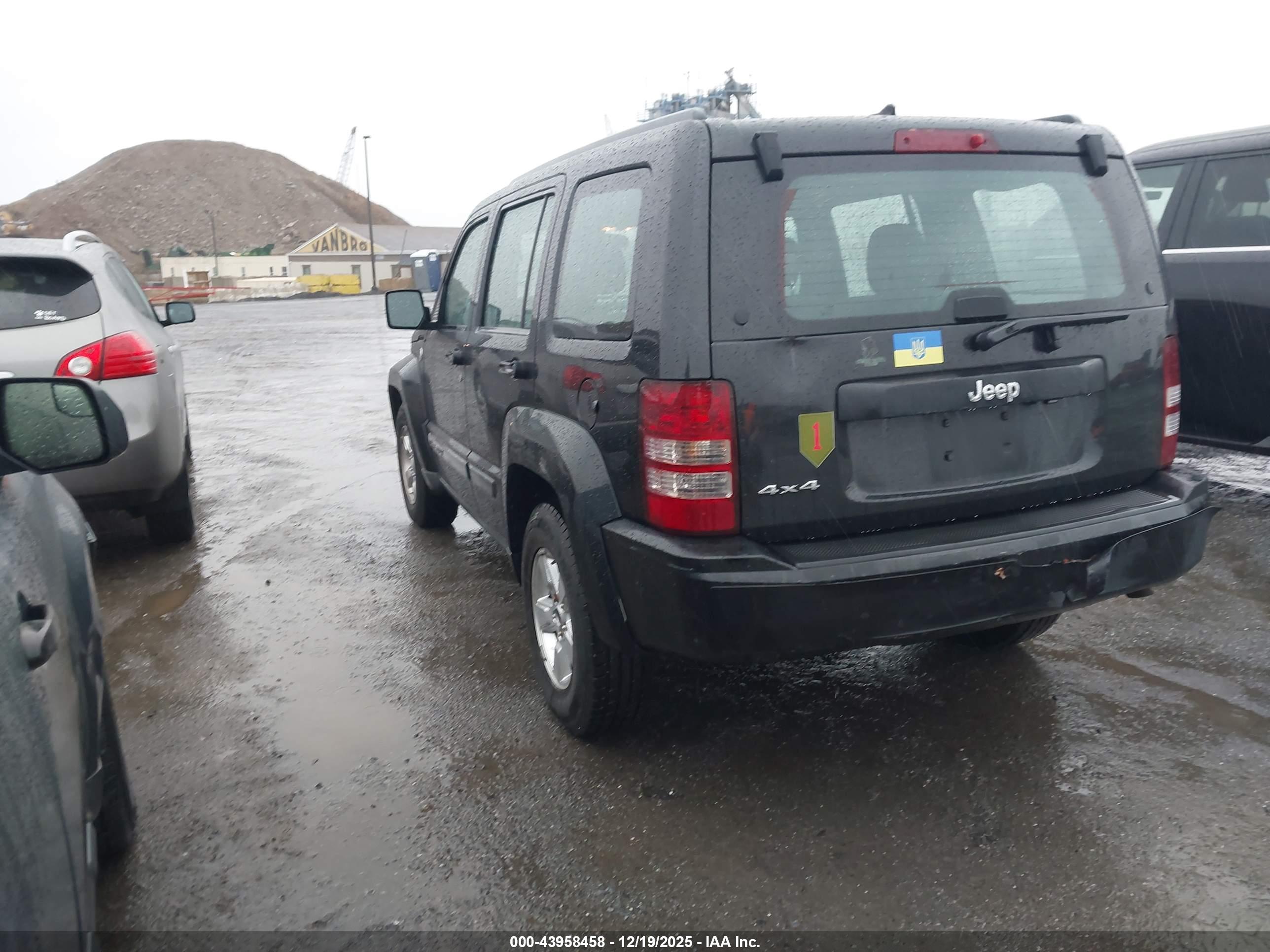 JEEP LIBERTY image 3