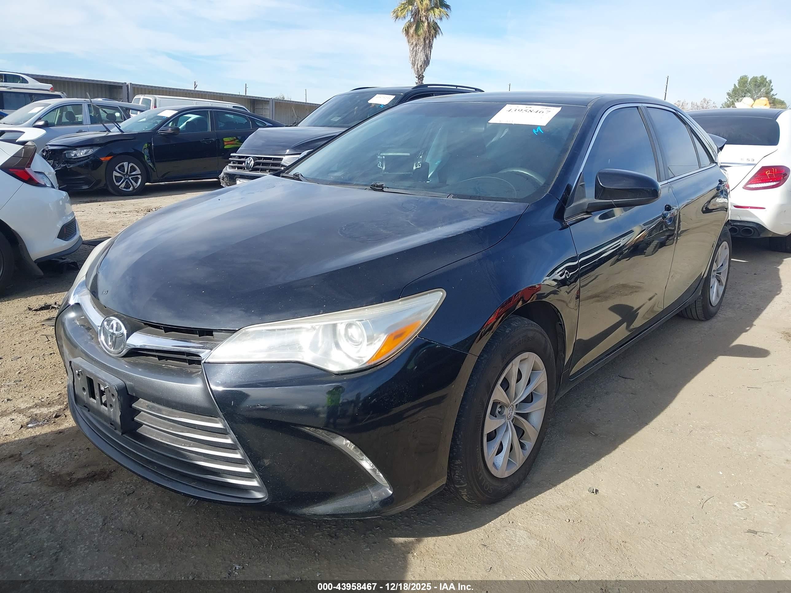 TOYOTA CAMRY image 2