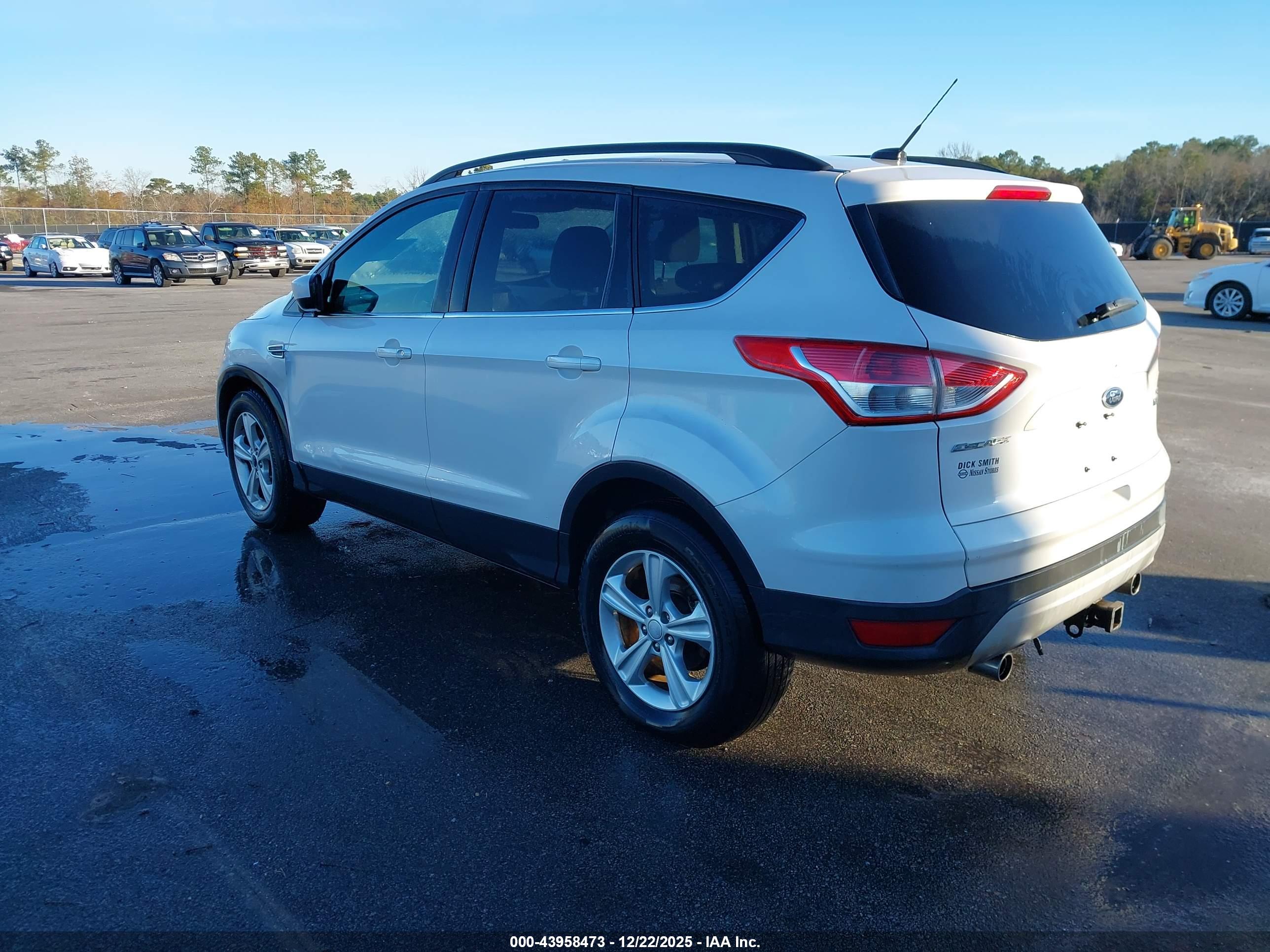FORD ESCAPE image 3