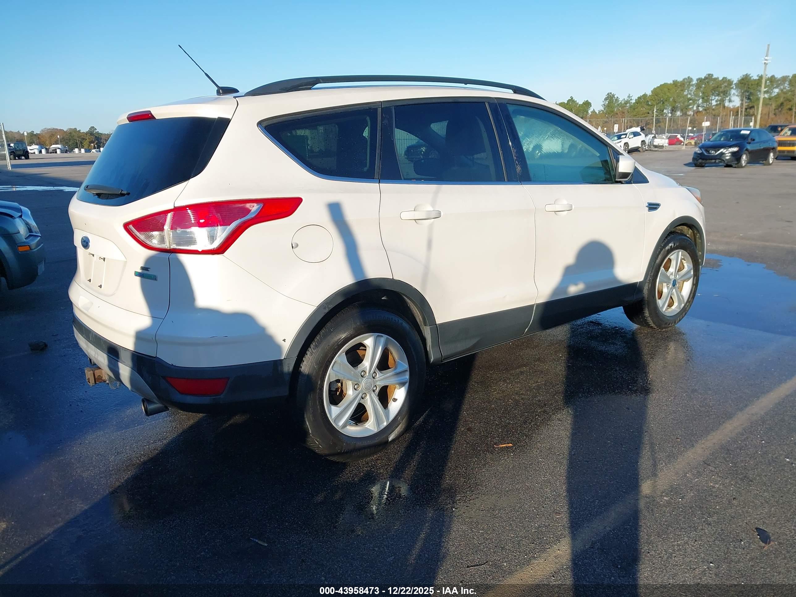 FORD ESCAPE image 4