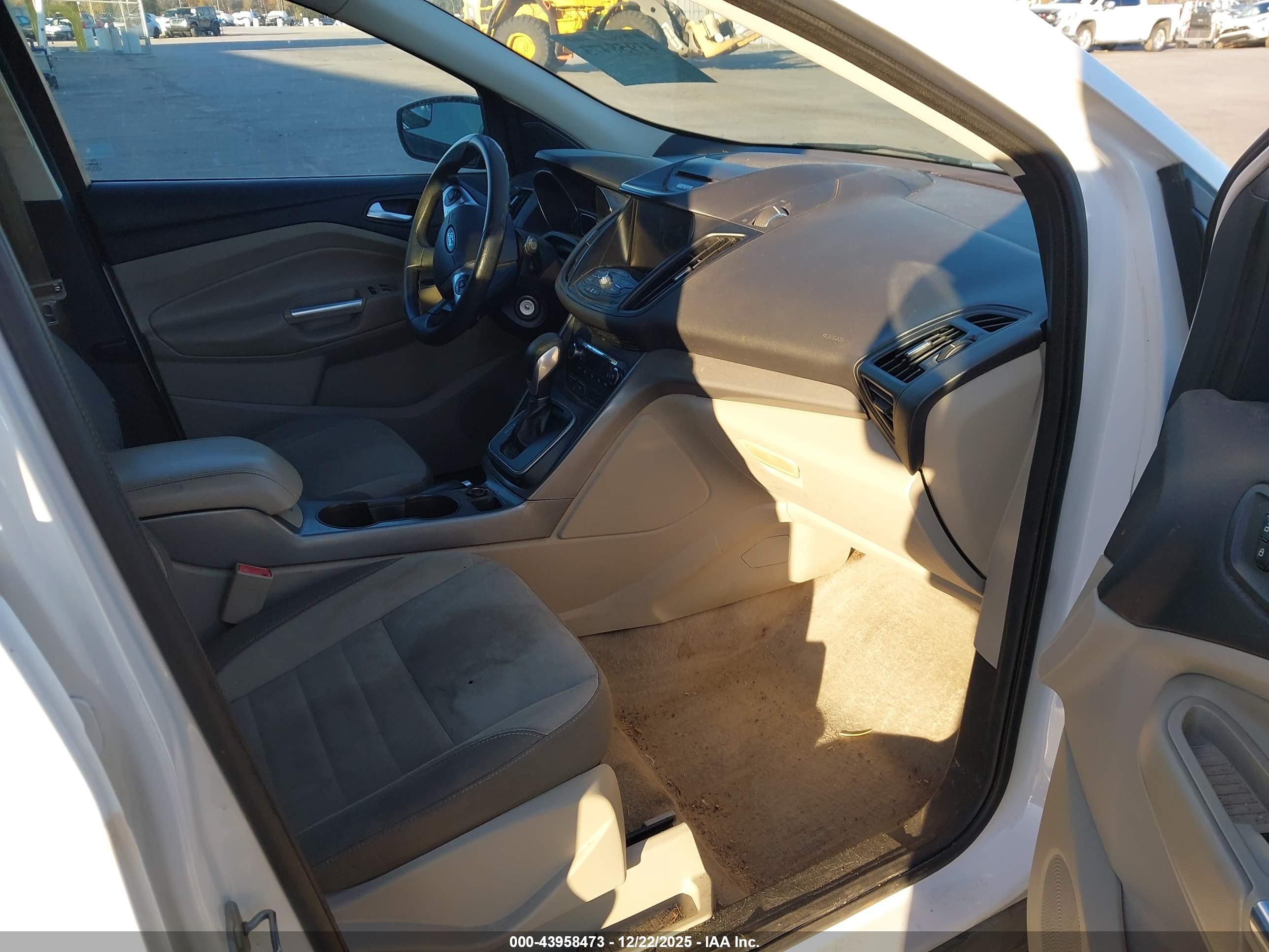 FORD ESCAPE image 5
