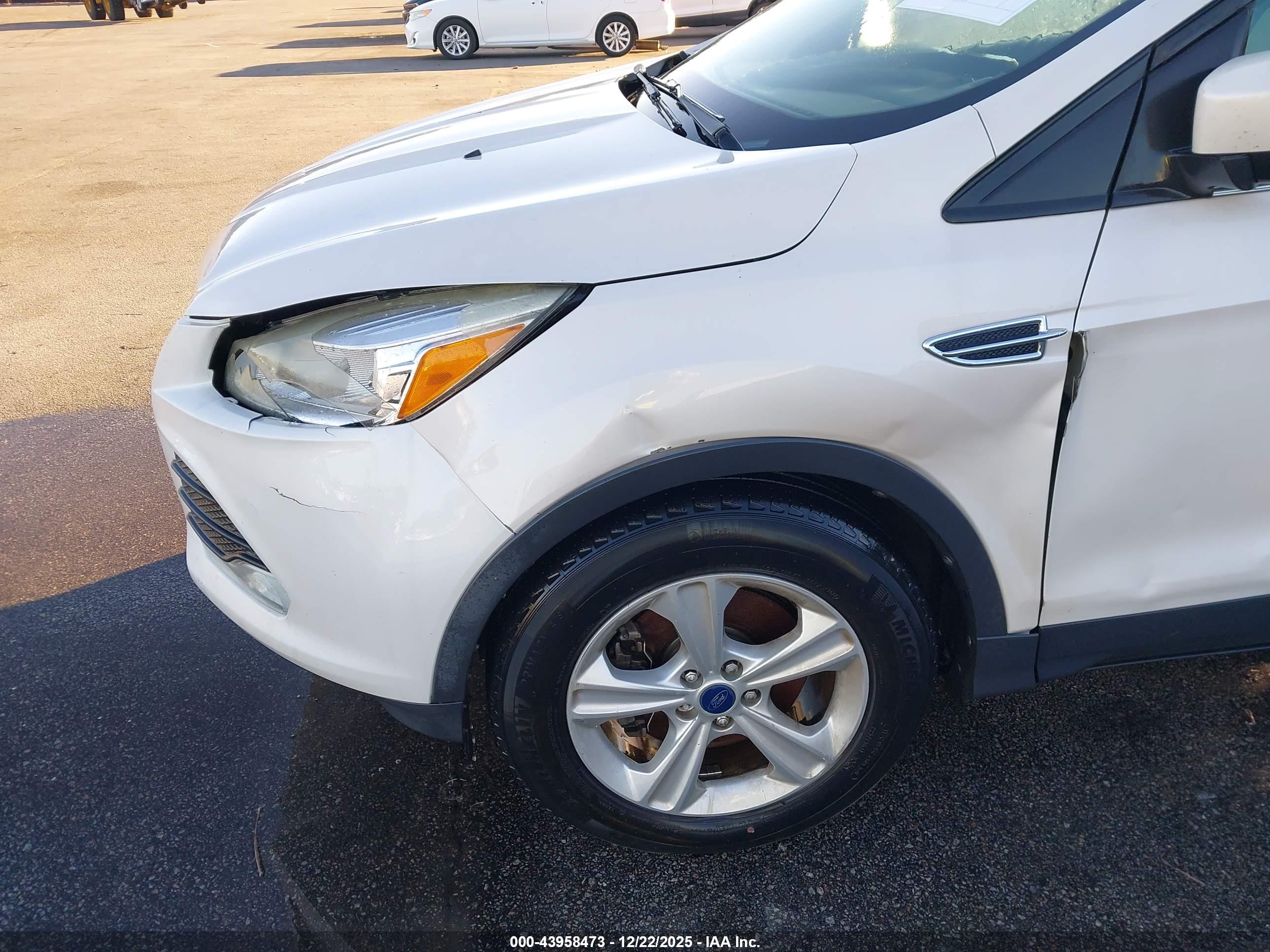 FORD ESCAPE image 6