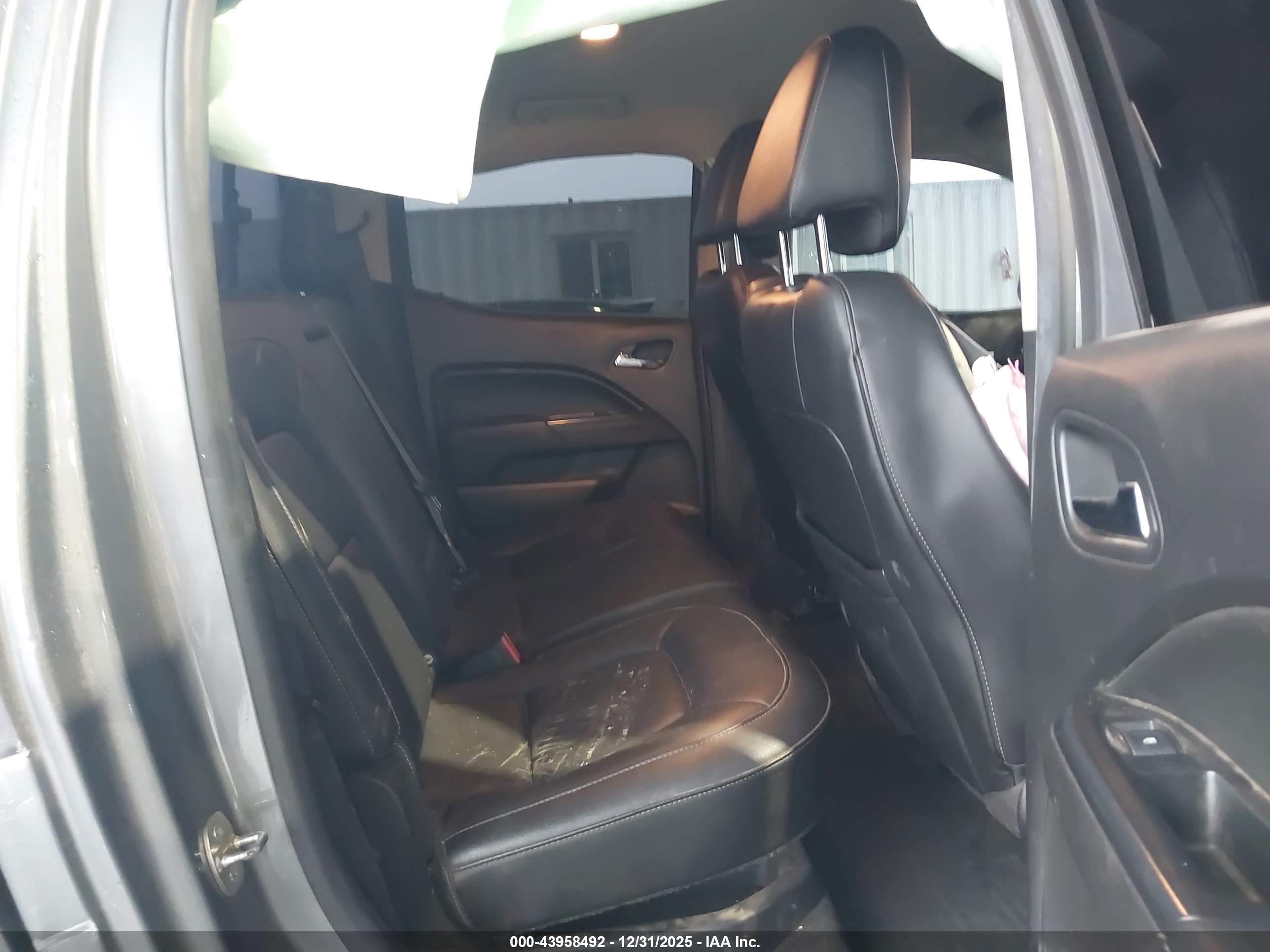 GMC CANYON image 8