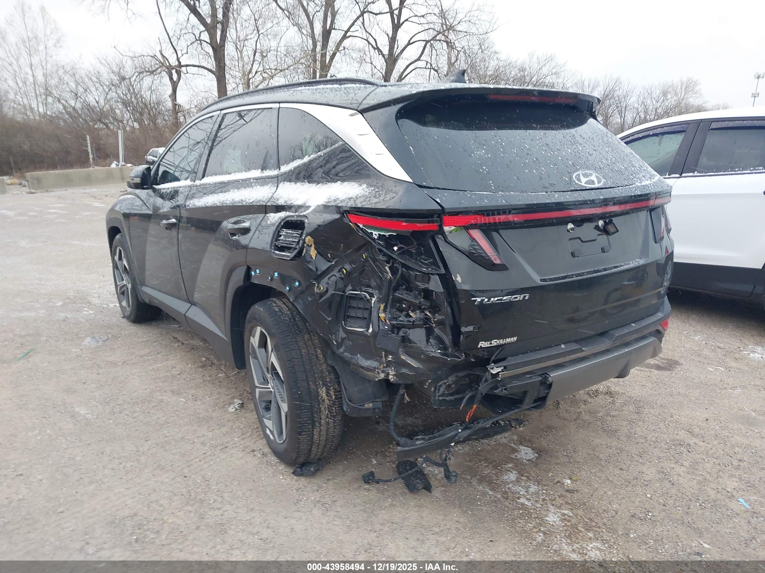 HYUNDAI TUCSON image 3