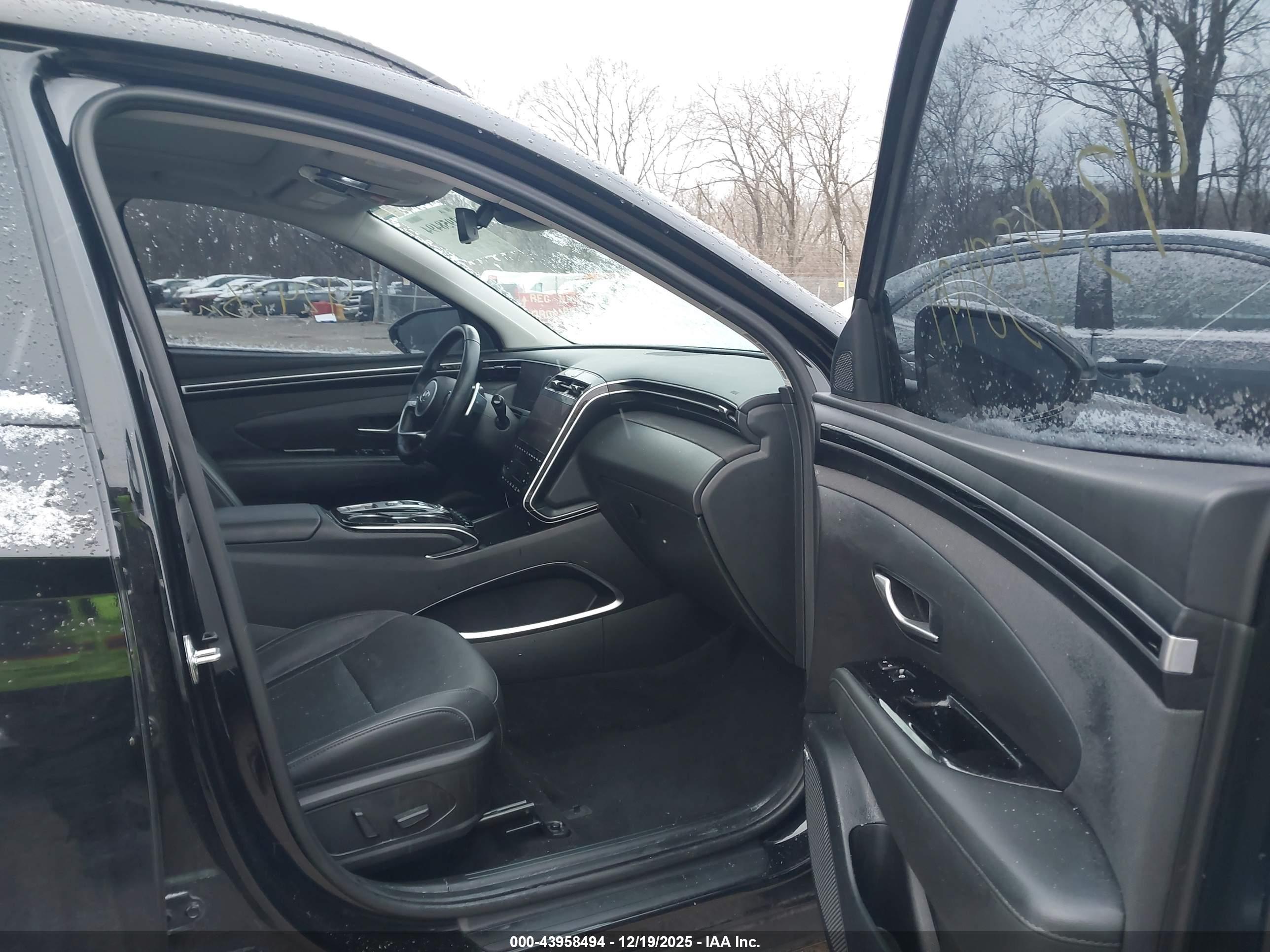 HYUNDAI TUCSON image 5