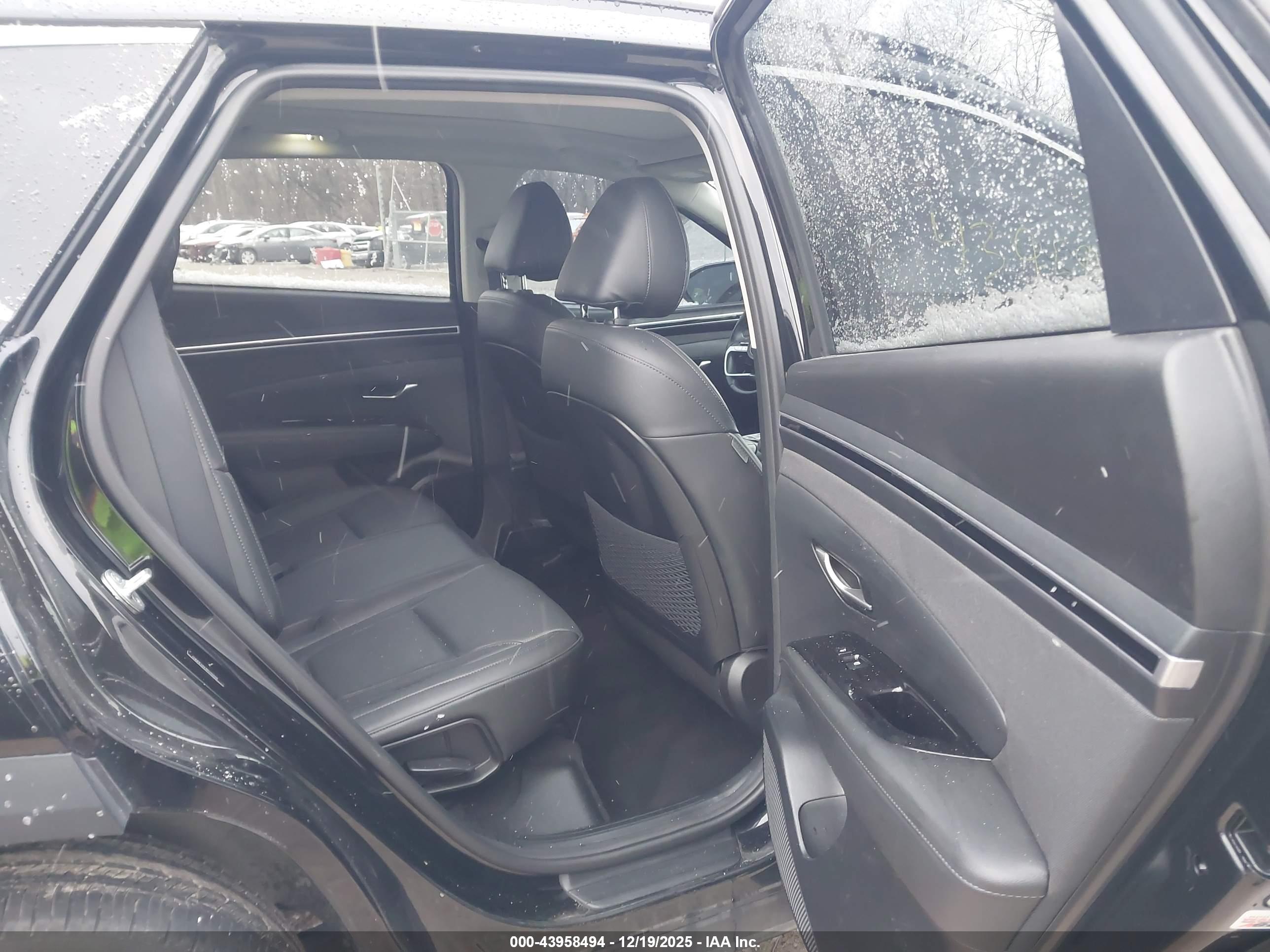 HYUNDAI TUCSON image 8