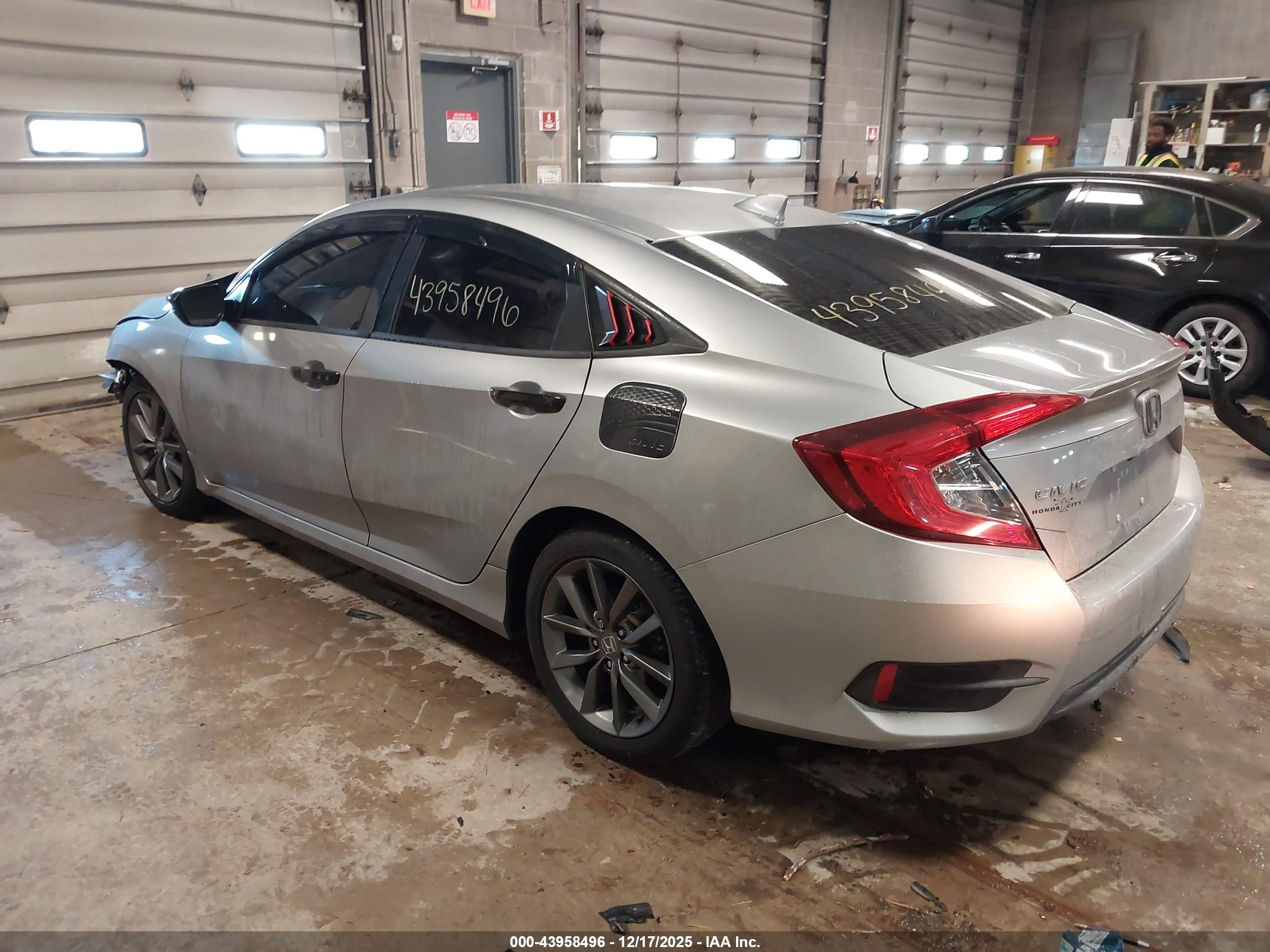 HONDA CIVIC image 3