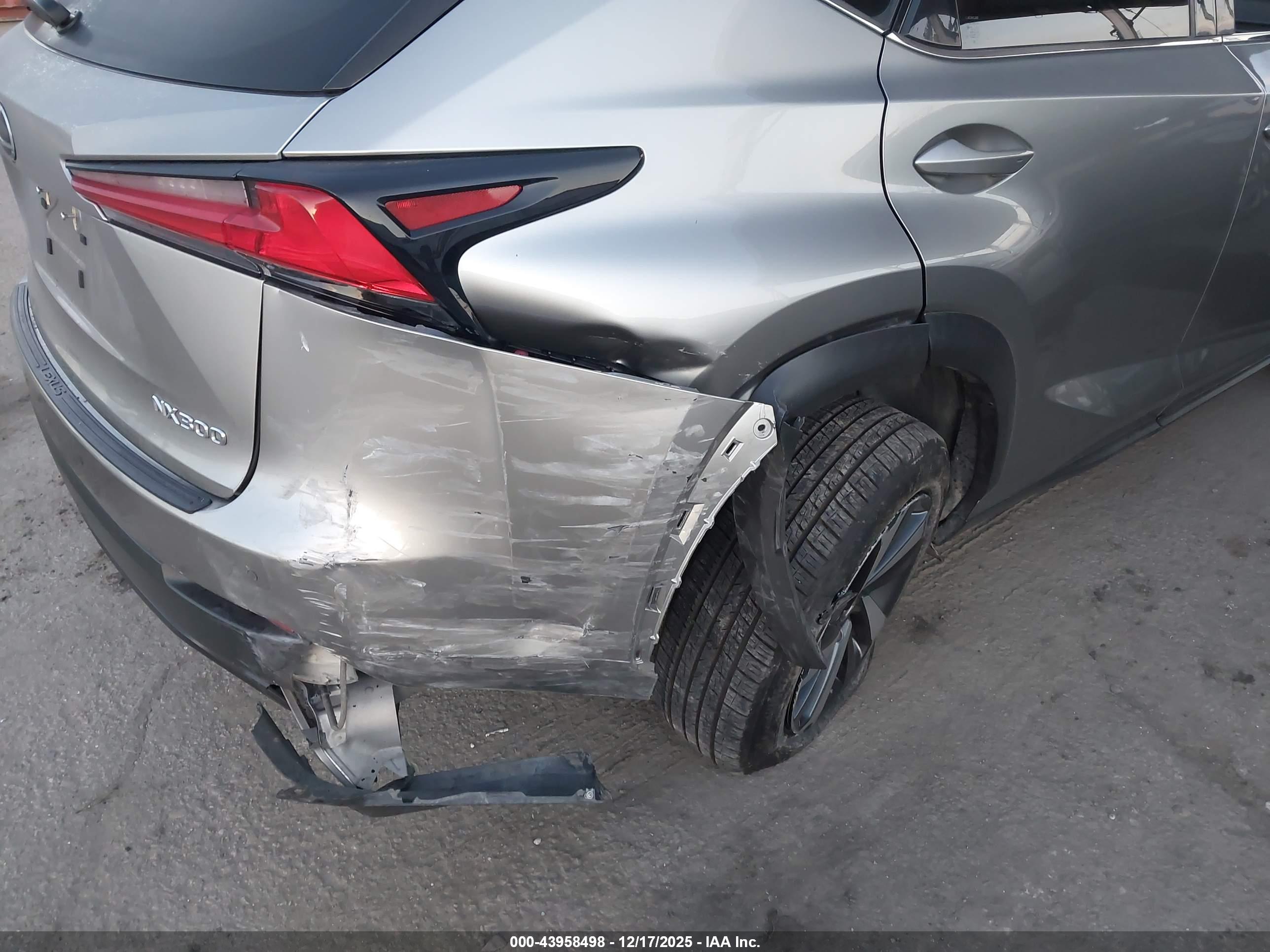 LEXUS NX image 6