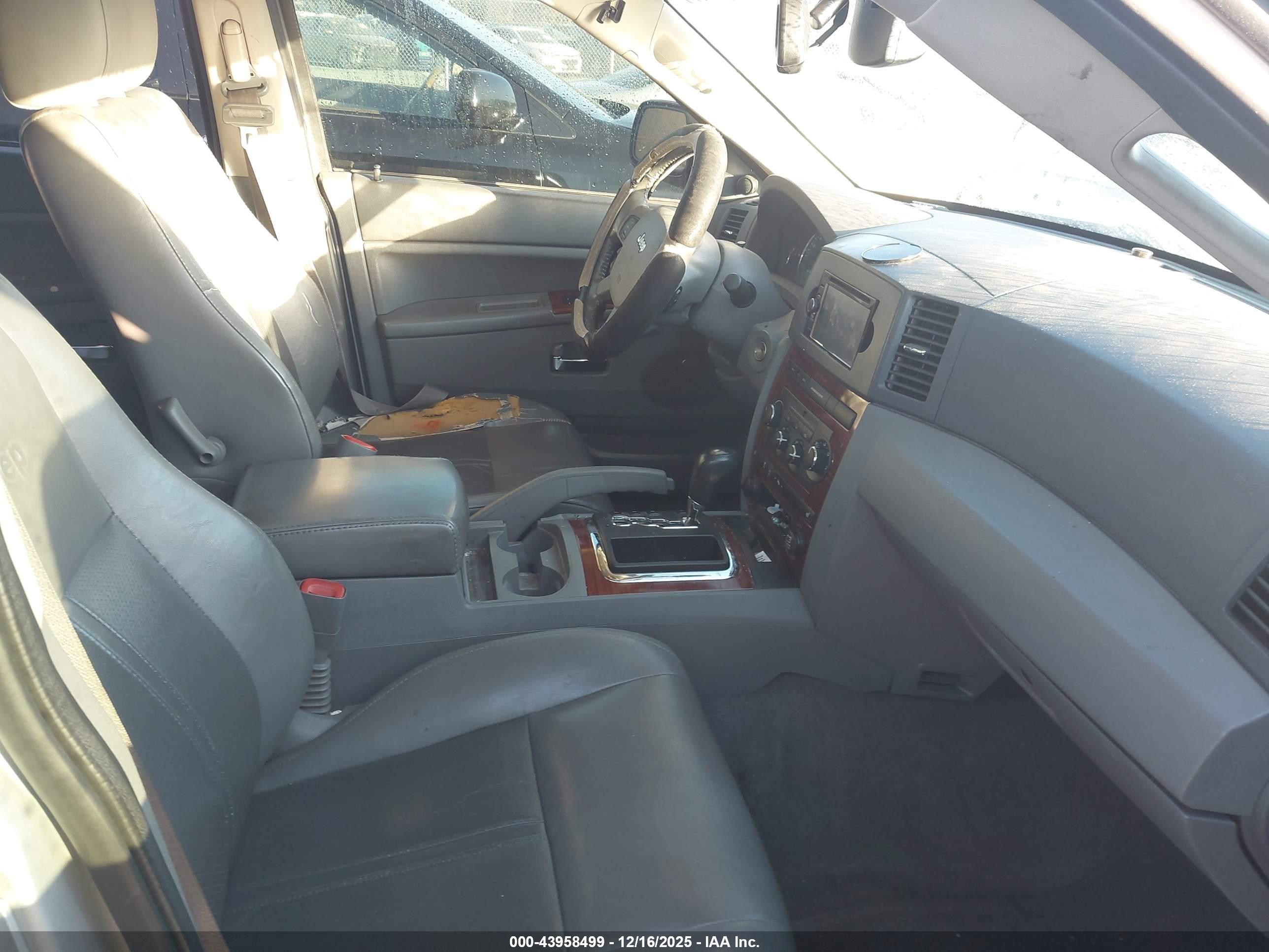 JEEP GRAND image 5