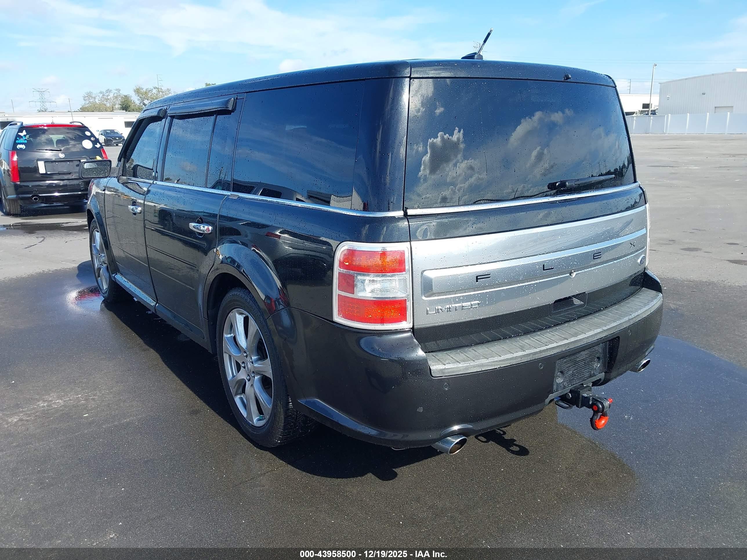 FORD FLEX image 3