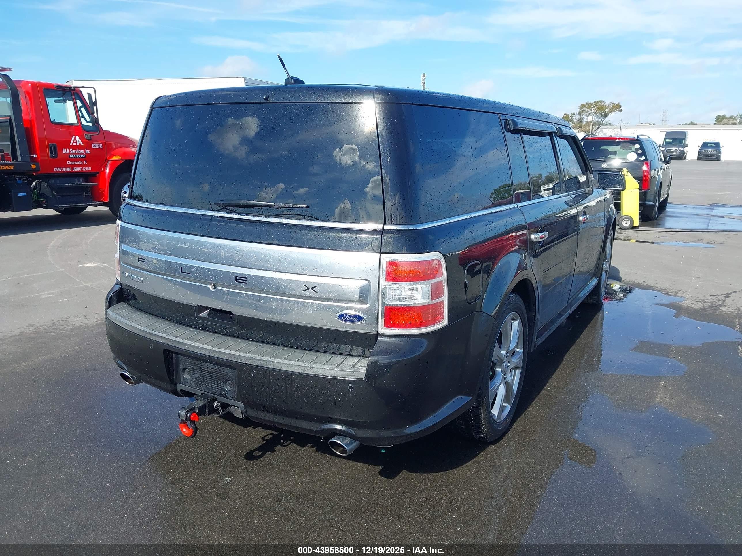 FORD FLEX image 4