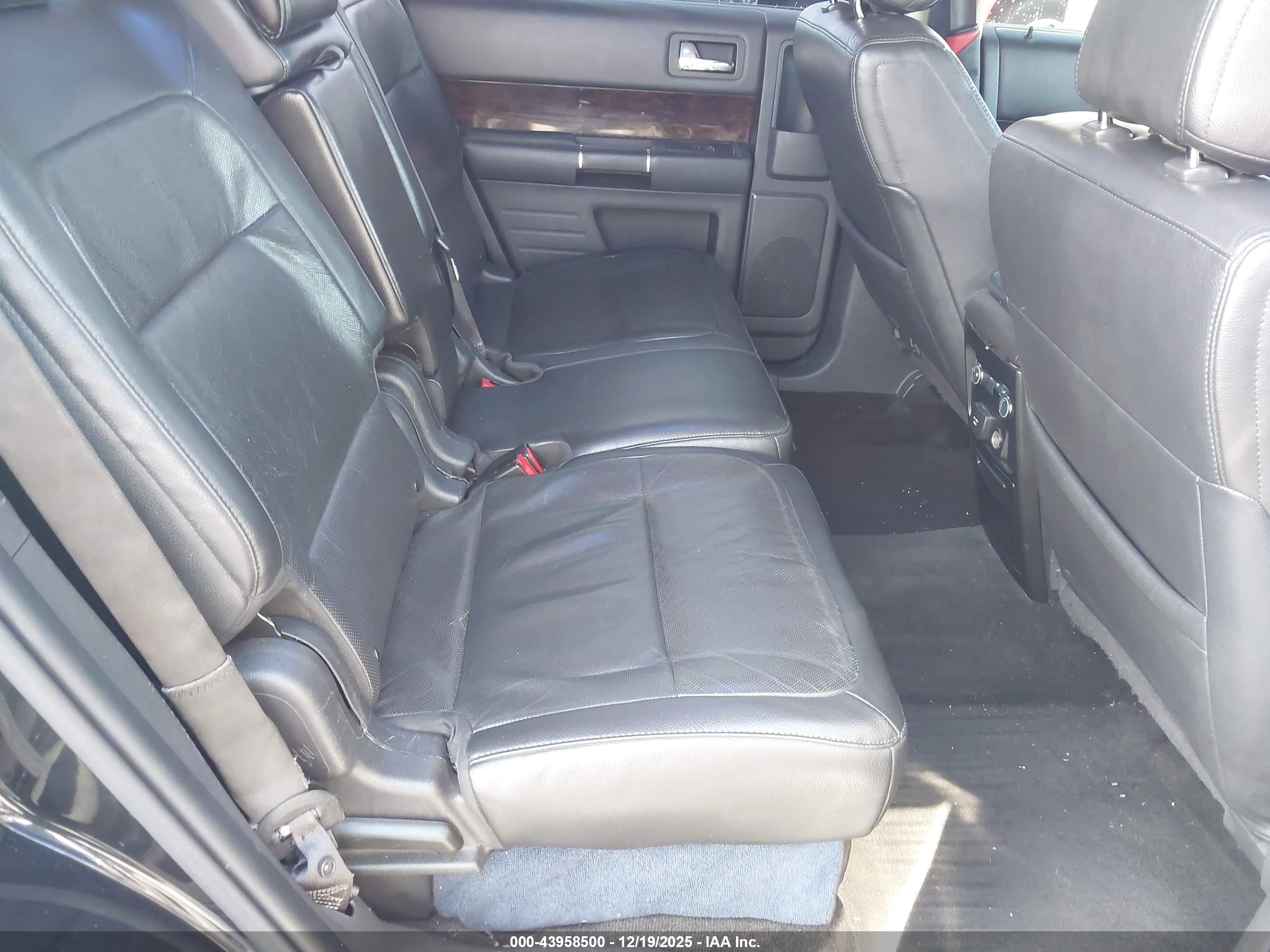 FORD FLEX image 8