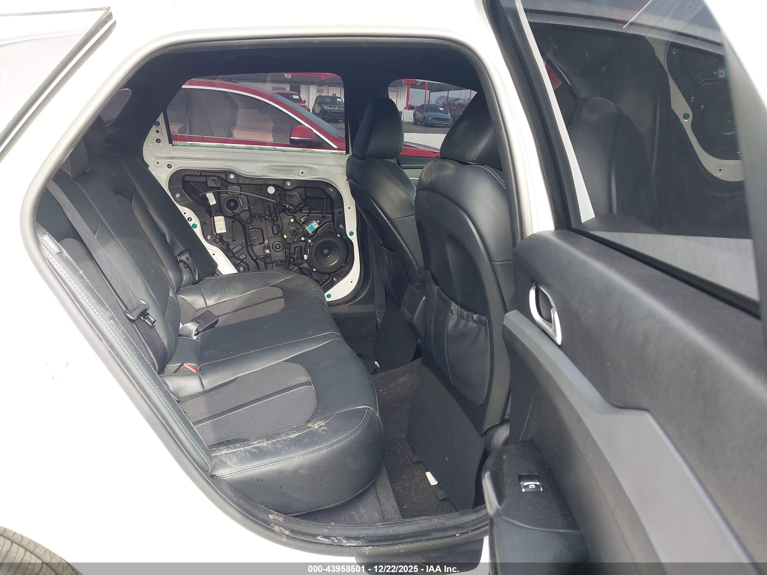 KIA K5 image 8