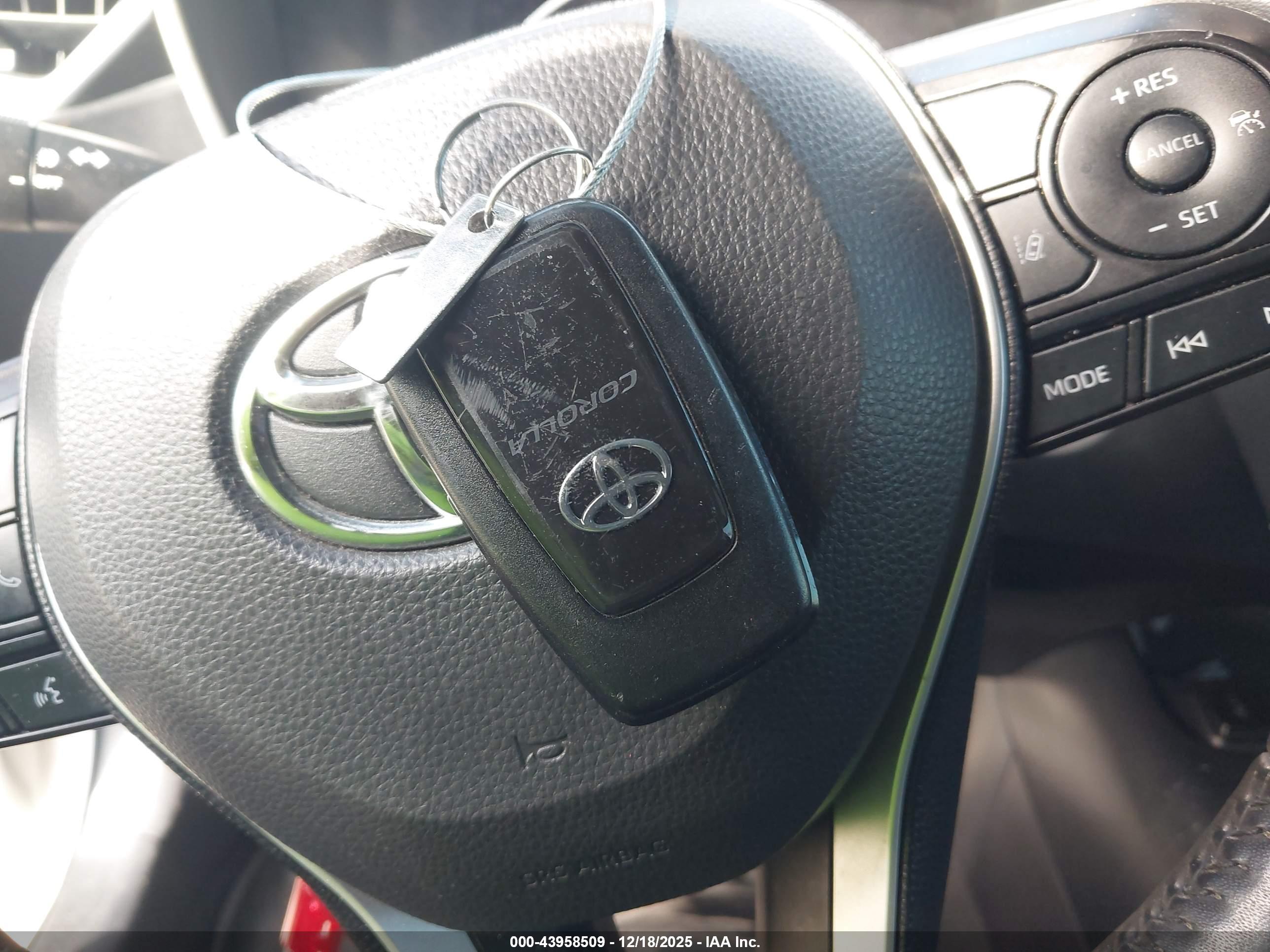 TOYOTA COROLLA image 11