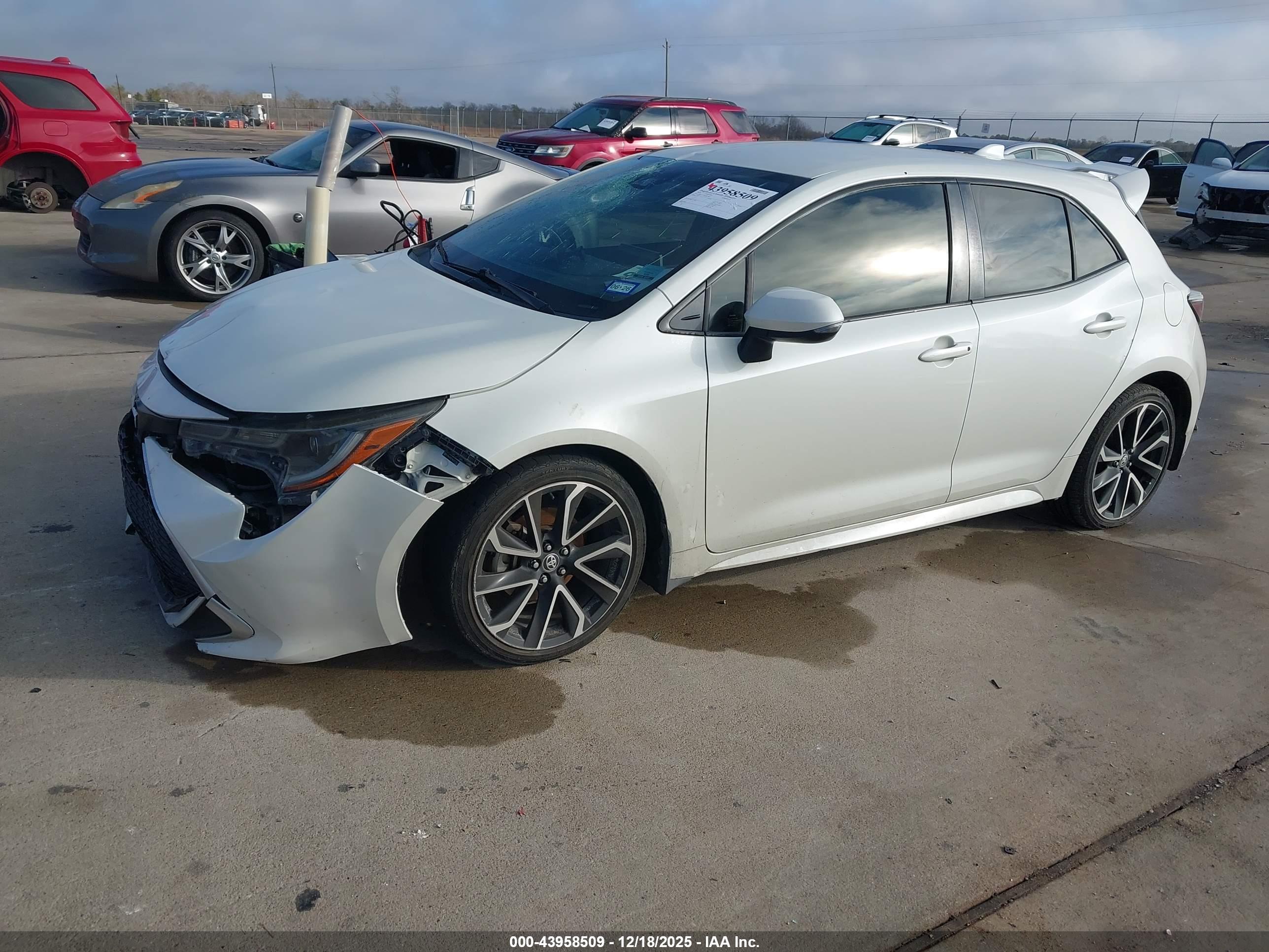 TOYOTA COROLLA image 2