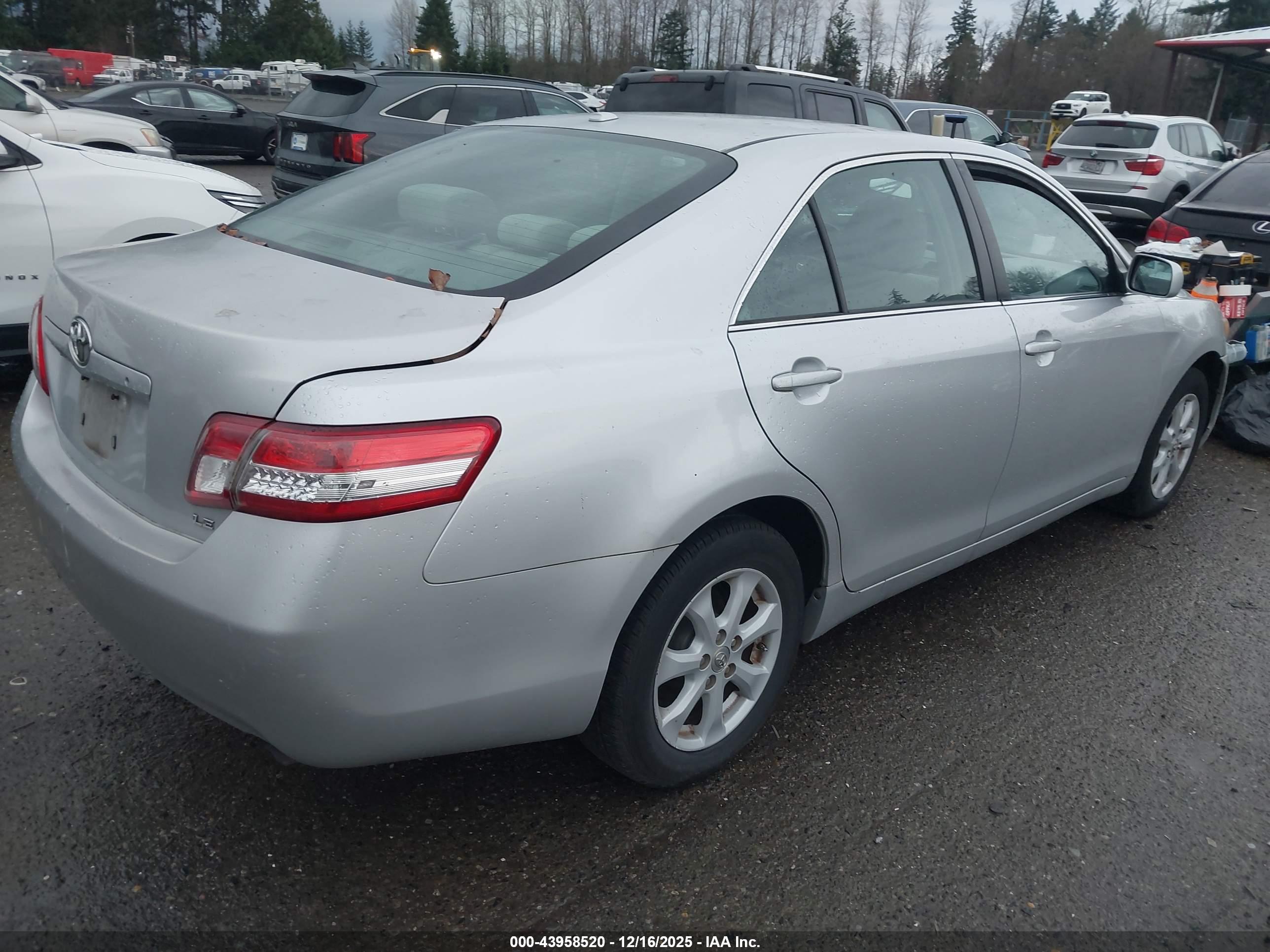 TOYOTA CAMRY image 4