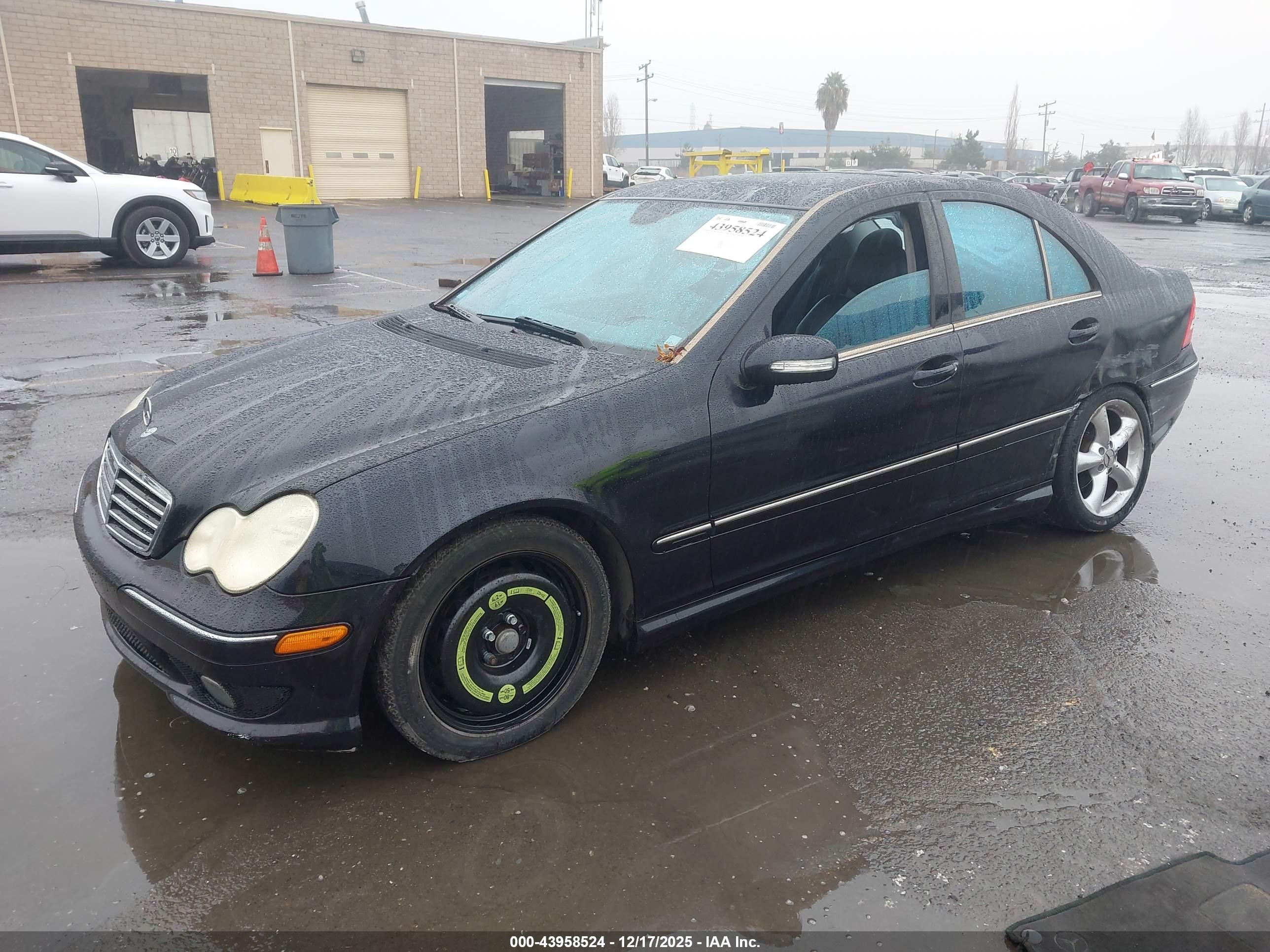 MERCEDES-BENZ C image 2