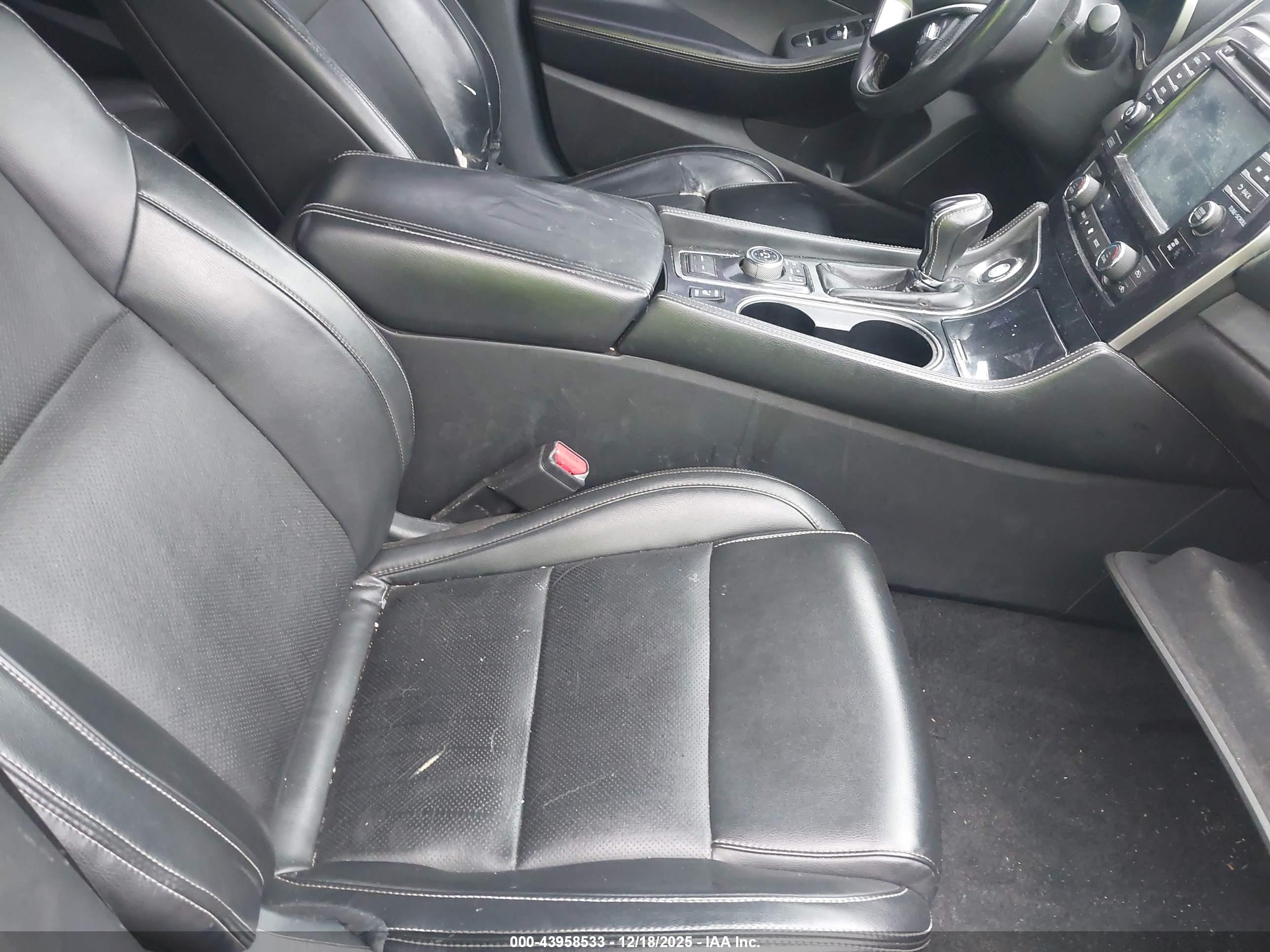 NISSAN MAXIMA image 5