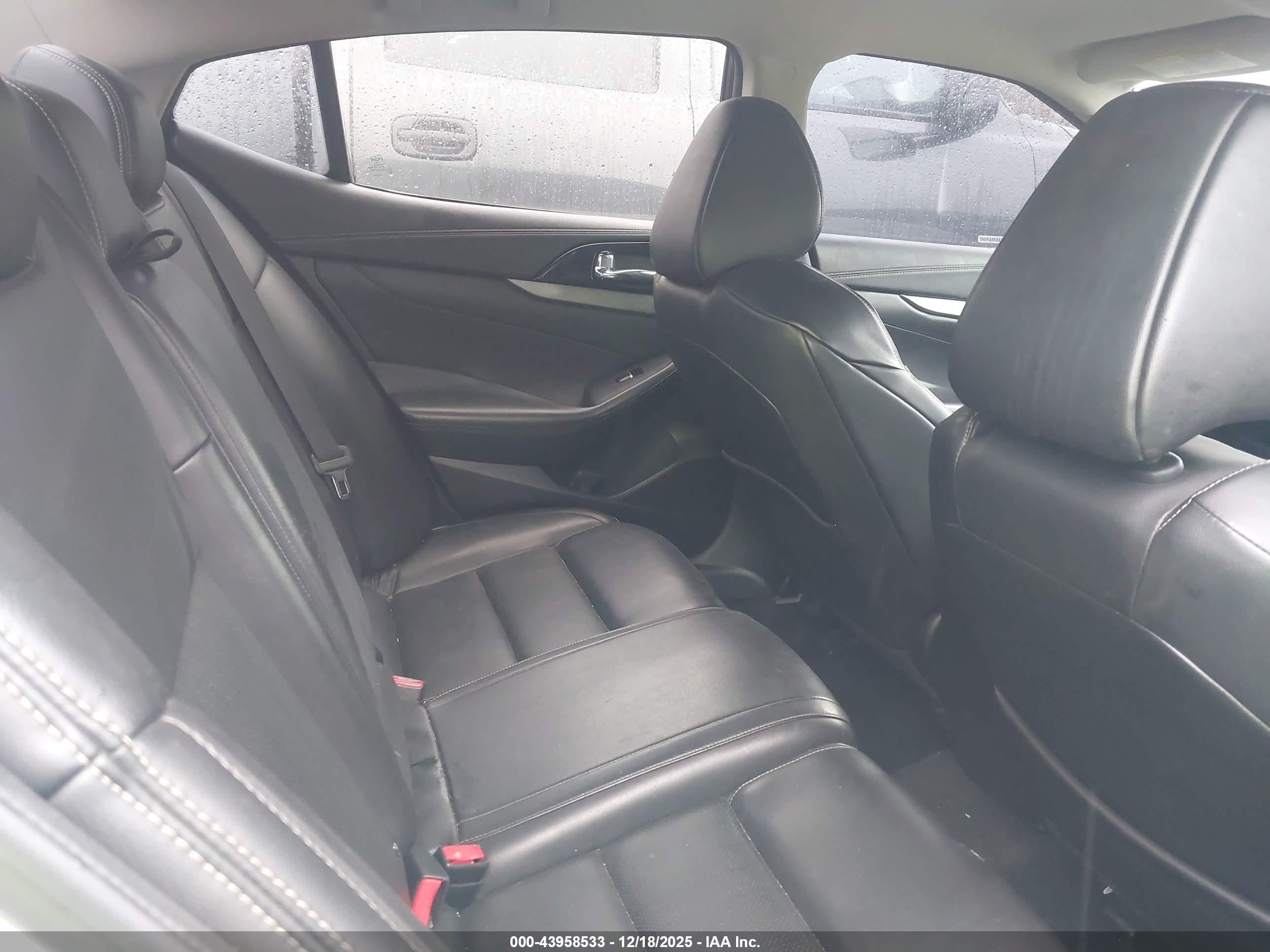 NISSAN MAXIMA image 8