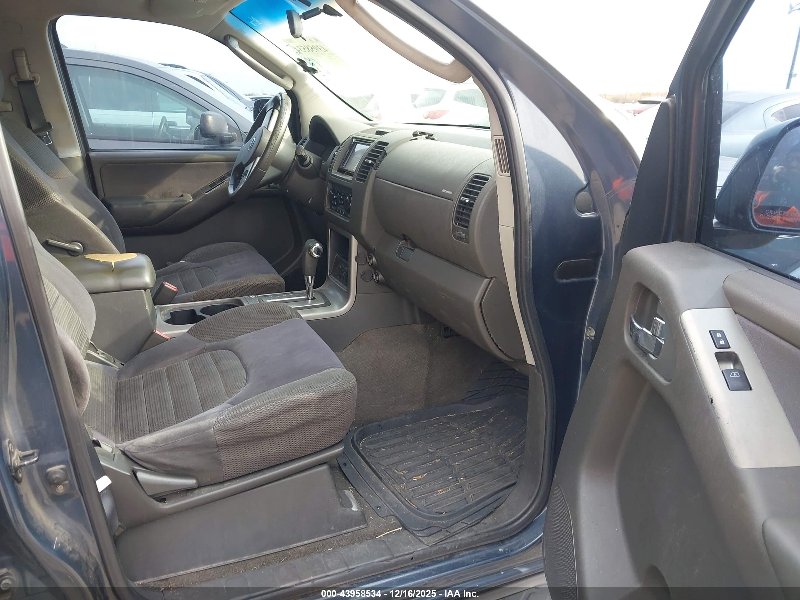 NISSAN PATHFINDER image 5