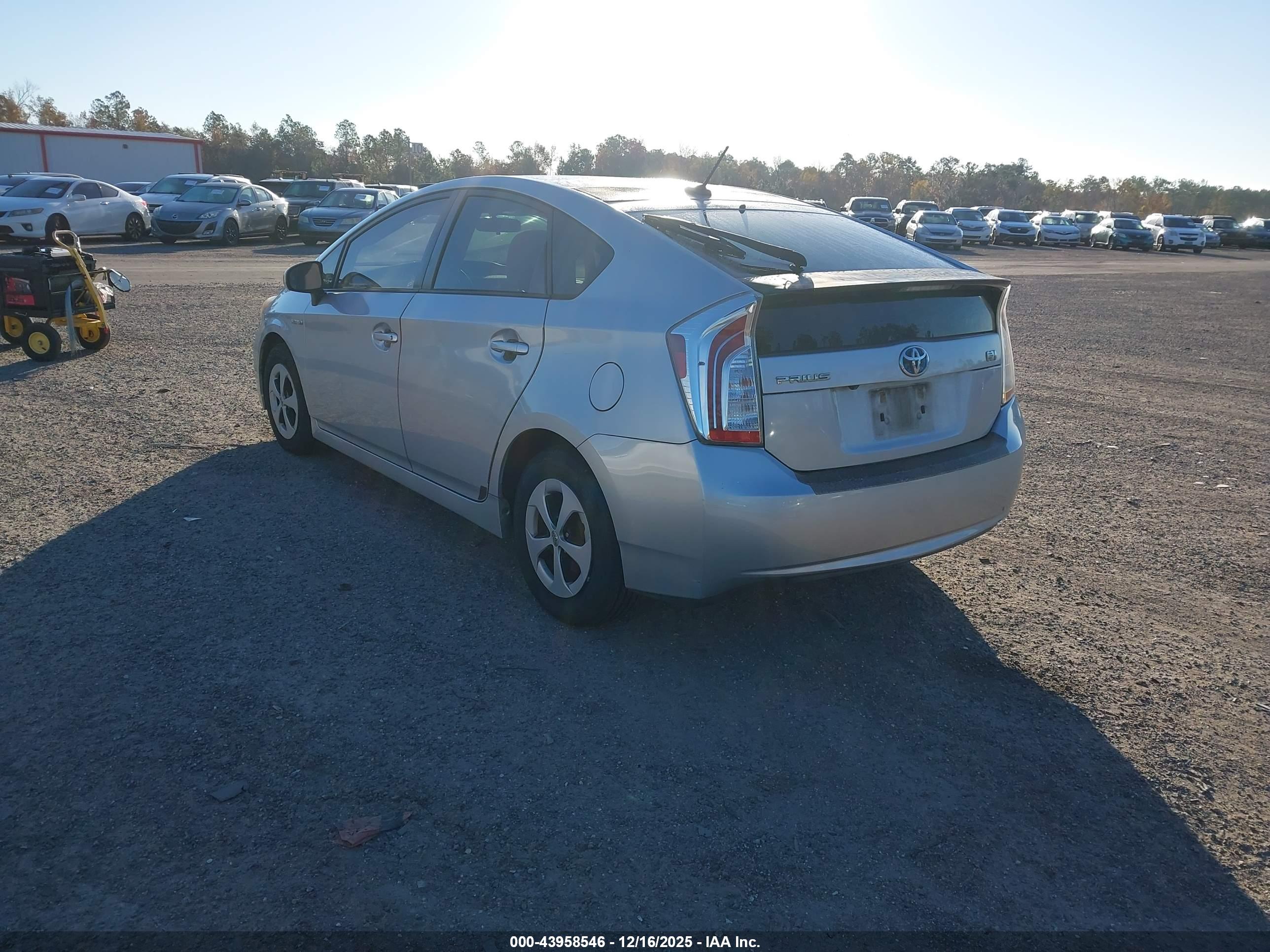 TOYOTA PRIUS image 3