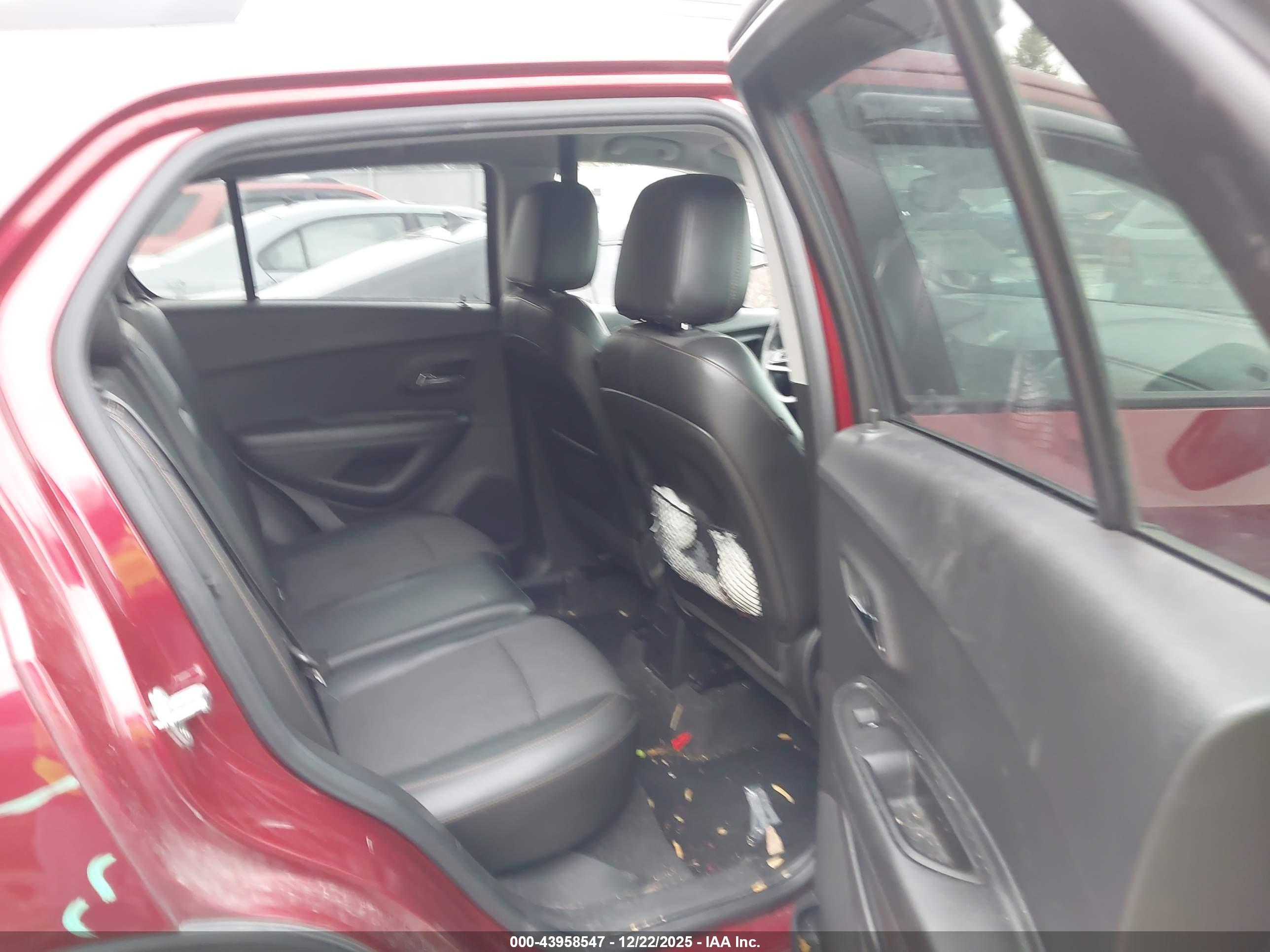 CHEVROLET TRAX image 8