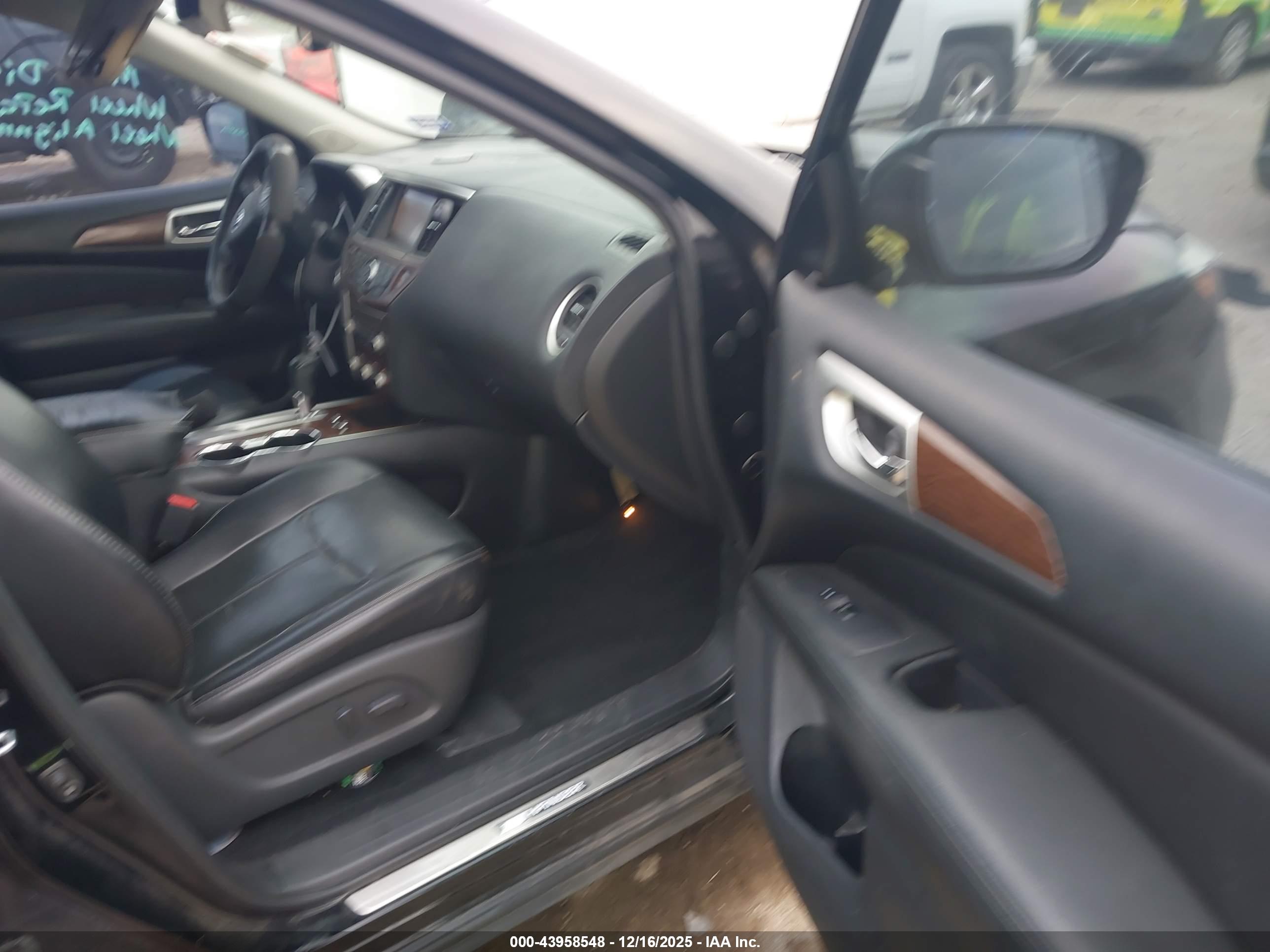 NISSAN PATHFINDER image 5
